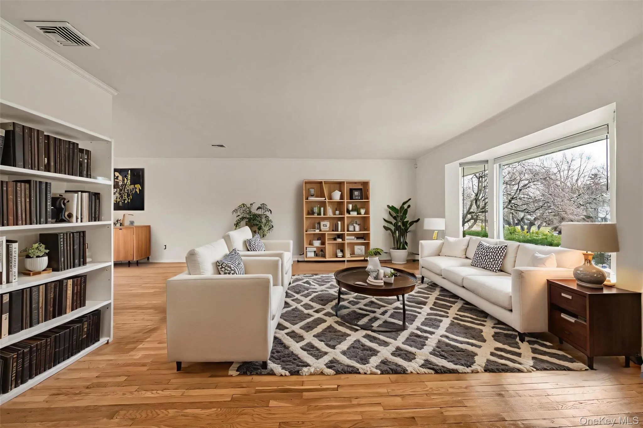 16 Middle Lane, Oyster Bay, NY, 4 Bedrooms Bedrooms, 9 Rooms Rooms,3 BathroomsBathrooms,Residential Lease,For Rent,Middle,0,972157 16 Middle Lane, Oyster Bay, NY, 4 Bedrooms Bedrooms, 9 Rooms Rooms,3 BathroomsBathrooms,Residential Lease,For Rent,Middle,0,972157