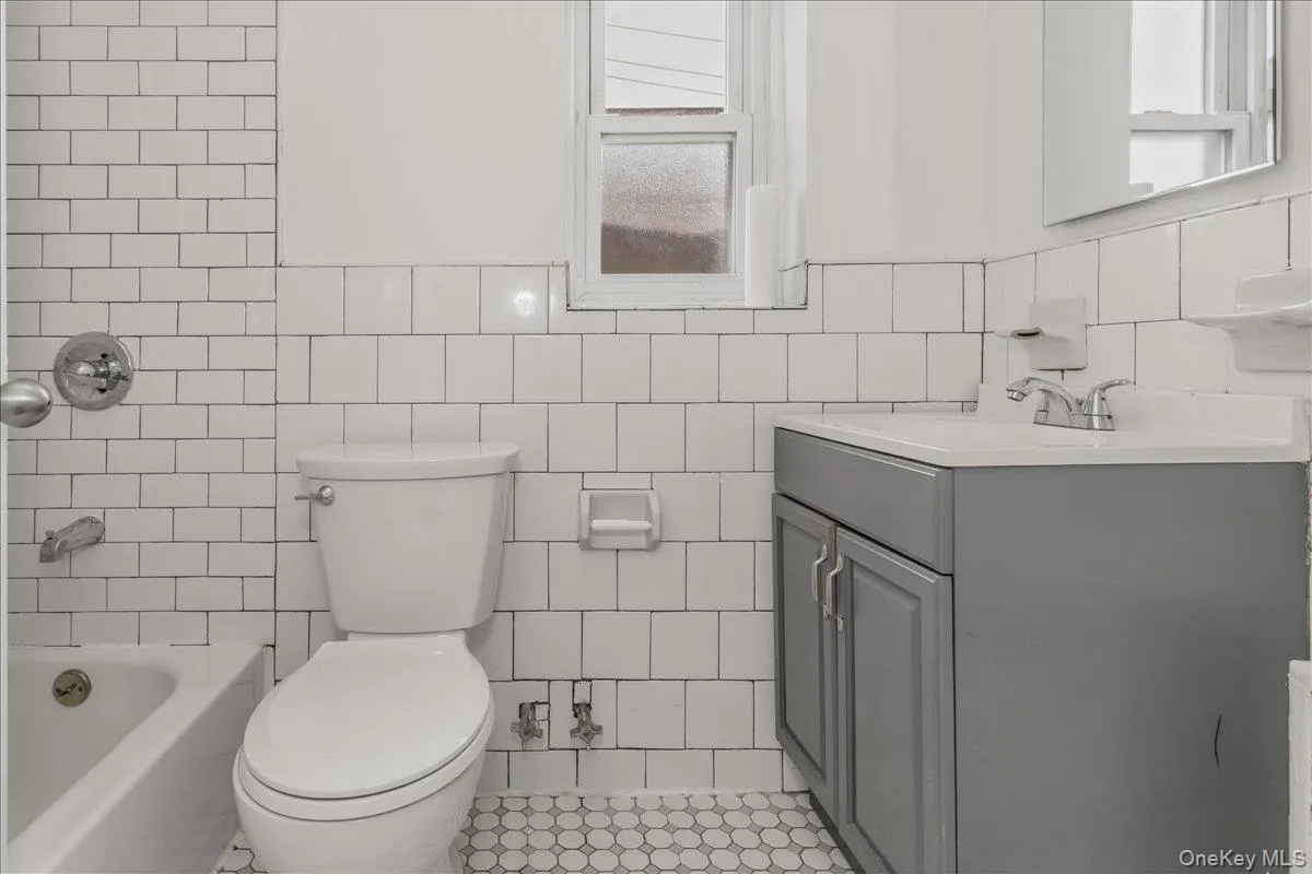 8904 Avenue J, New York, NY, 2 Bedrooms Bedrooms, 3 Rooms Rooms,1 BathroomBathrooms,Residential Lease,For Rent,Avenue J,0,972196 8904 Avenue J, New York, NY, 2 Bedrooms Bedrooms, 3 Rooms Rooms,1 BathroomBathrooms,Residential Lease,For Rent,Avenue J,0,972196