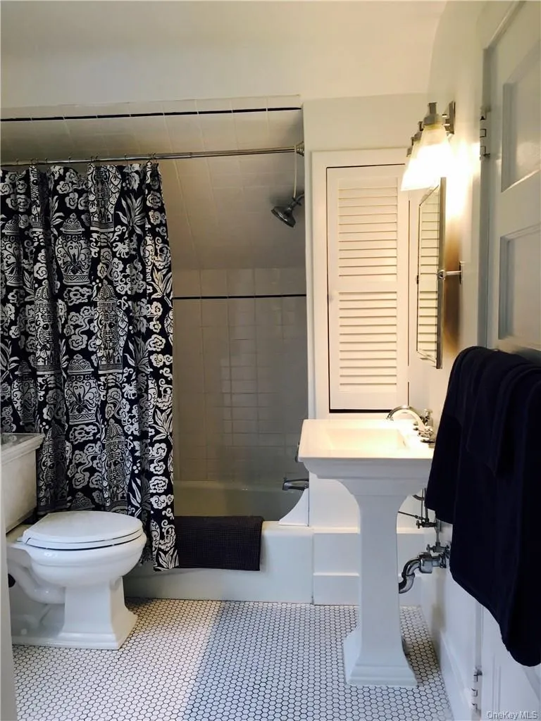 95 Rockland Road, Orangetown, NY, 4 Bedrooms Bedrooms, 17 Rooms Rooms,2 BathroomsBathrooms,Residential Lease,For Rent,Rockland,0,972205 95 Rockland Road, Orangetown, NY, 4 Bedrooms Bedrooms, 17 Rooms Rooms,2 BathroomsBathrooms,Residential Lease,For Rent,Rockland,0,972205