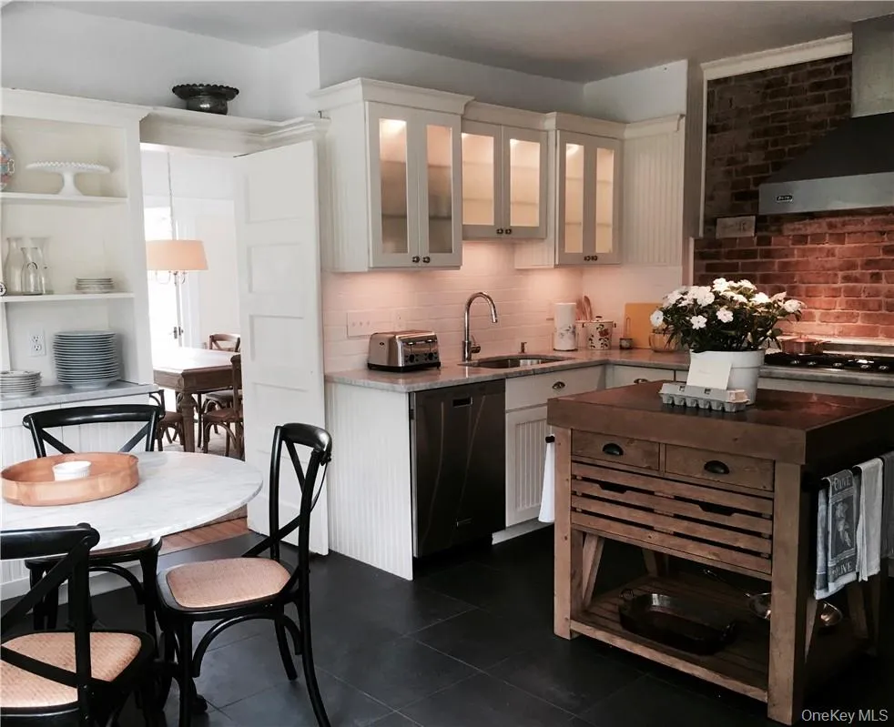95 Rockland Road, Orangetown, NY, 4 Bedrooms Bedrooms, 17 Rooms Rooms,2 BathroomsBathrooms,Residential Lease,For Rent,Rockland,0,972205 95 Rockland Road, Orangetown, NY, 4 Bedrooms Bedrooms, 17 Rooms Rooms,2 BathroomsBathrooms,Residential Lease,For Rent,Rockland,0,972205