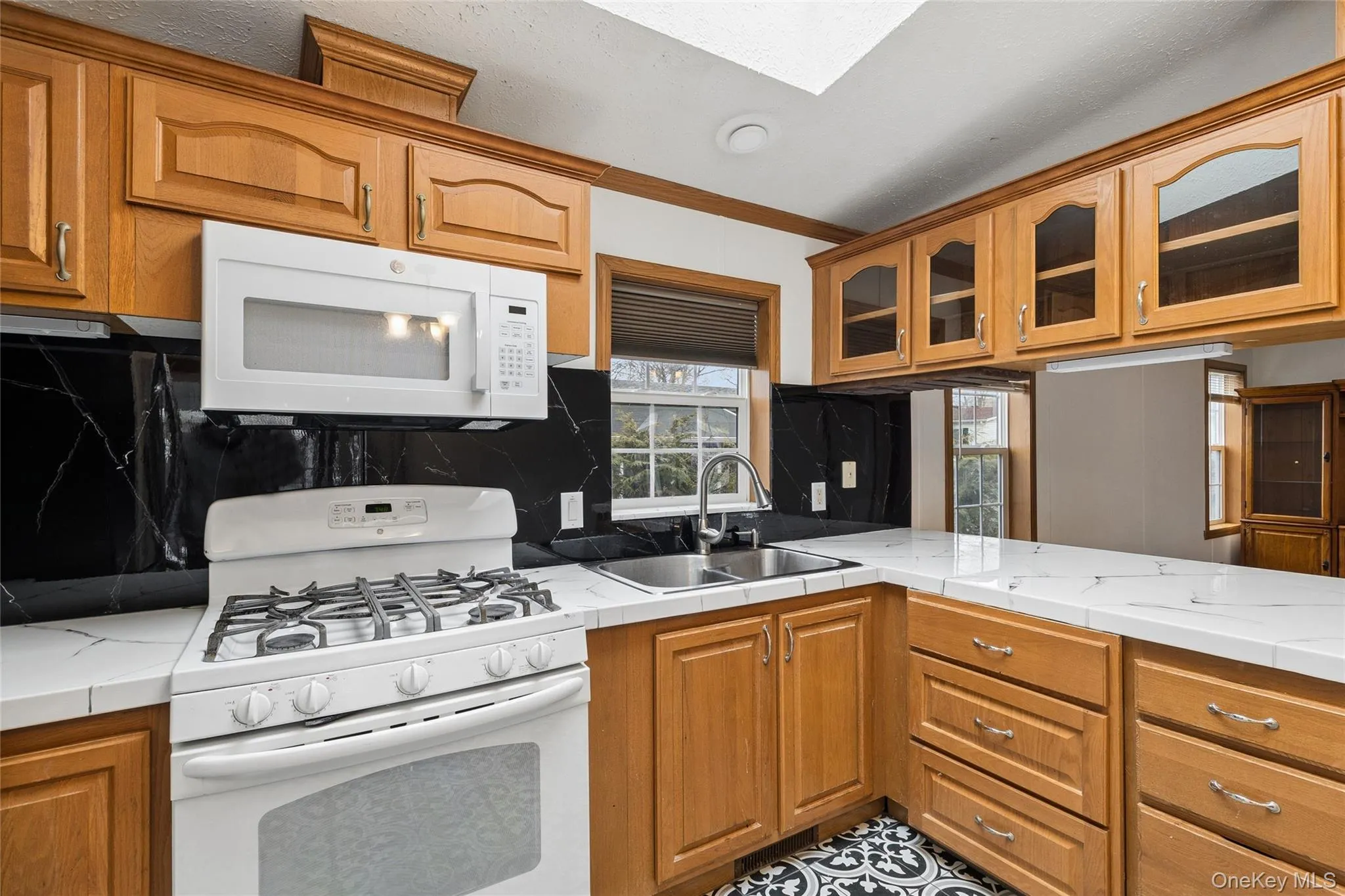 37 Hubbard Ave #5, Riverhead, NY, 2 Bedrooms Bedrooms, 3 Rooms Rooms,1 BathroomBathrooms,Residential,For Rent,Hubbard Ave #5,0,972229 37 Hubbard Ave #5, Riverhead, NY, 2 Bedrooms Bedrooms, 3 Rooms Rooms,1 BathroomBathrooms,Residential,For Rent,Hubbard Ave #5,0,972229