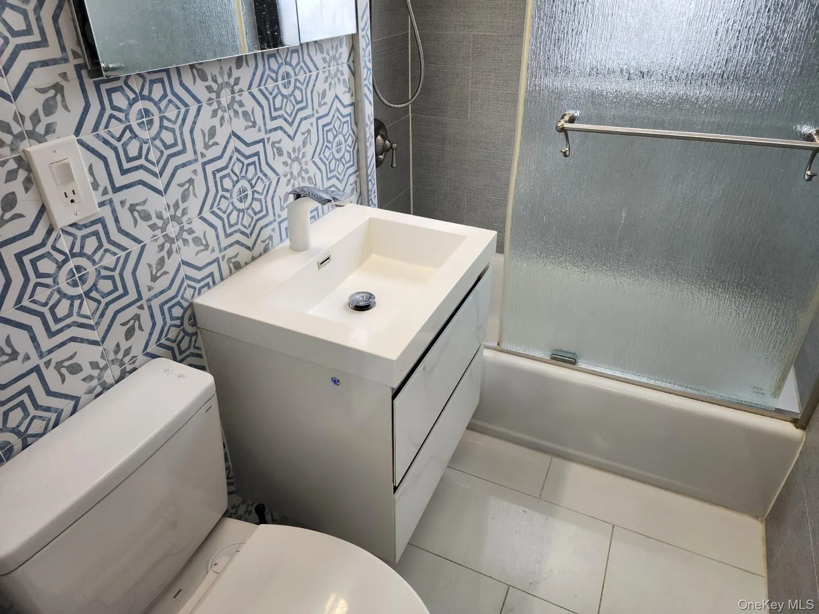 61-55 98th Street, New York, NY, 3 Bedrooms Bedrooms, 6 Rooms Rooms,2 BathroomsBathrooms,Residential Lease,For Rent,98th,0,972256 61-55 98th Street, New York, NY, 3 Bedrooms Bedrooms, 6 Rooms Rooms,2 BathroomsBathrooms,Residential Lease,For Rent,98th,0,972256