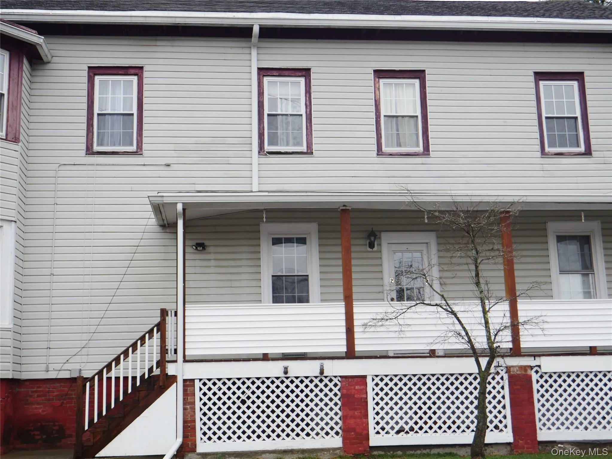 Covered porch to unit Covered porch to unit