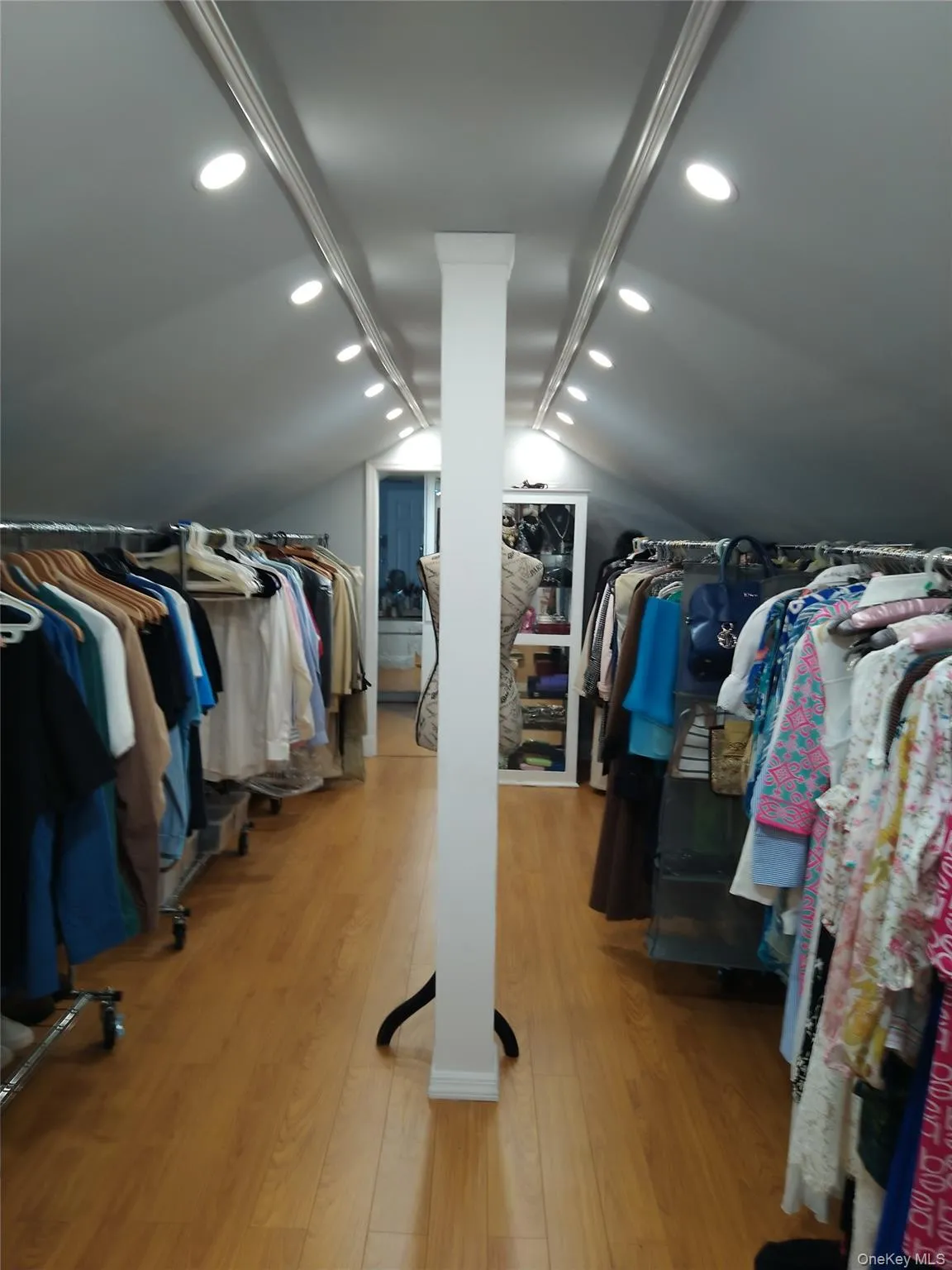 1155 Webster Avenue, New Rochelle, NY, 4 Bedrooms Bedrooms, 16 Rooms Rooms,4 BathroomsBathrooms,Residential,For Rent,Webster,0,972348 1155 Webster Avenue, New Rochelle, NY, 4 Bedrooms Bedrooms, 16 Rooms Rooms,4 BathroomsBathrooms,Residential,For Rent,Webster,0,972348