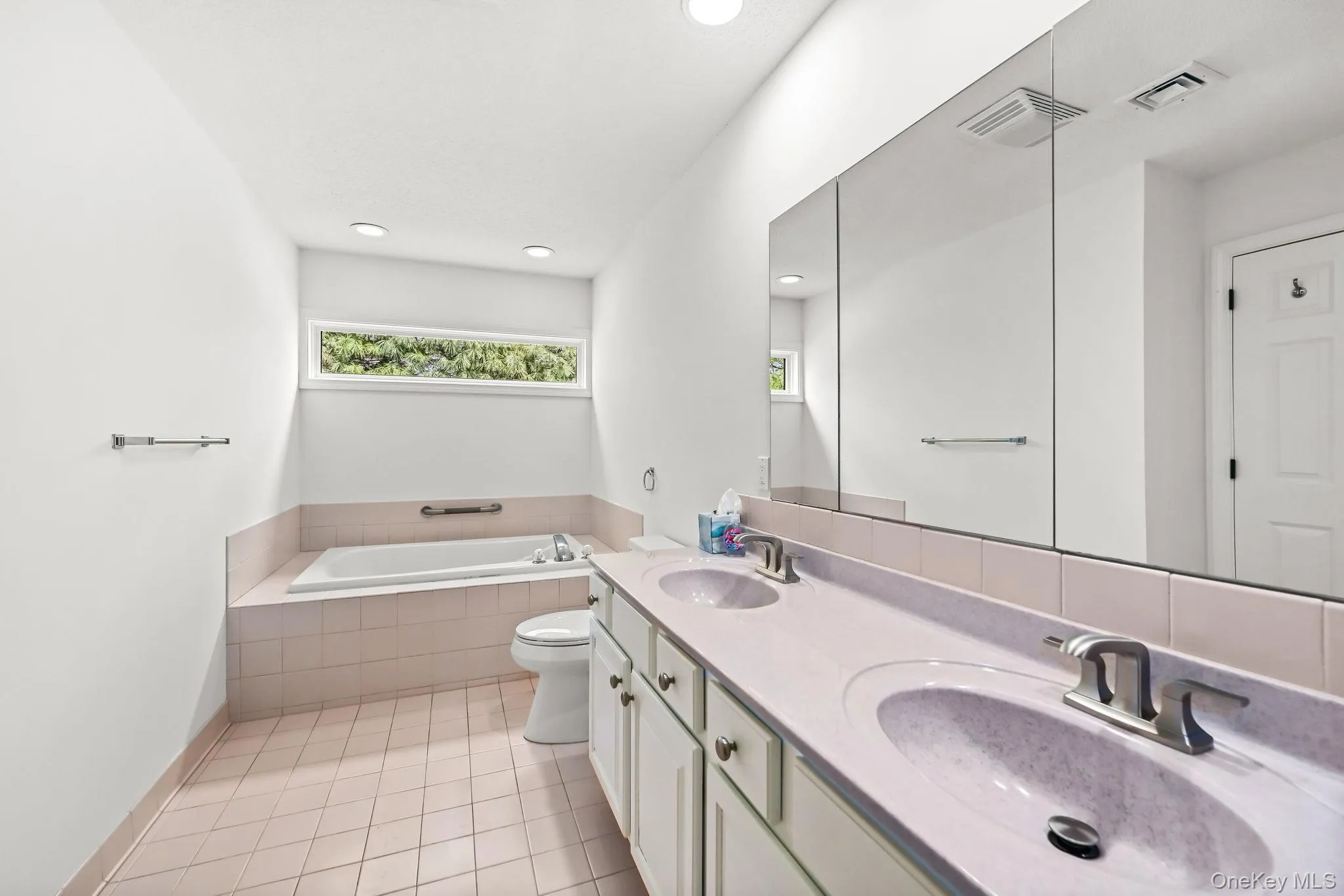 750 Heritage Hills, Somers, NY, 3 Bedrooms Bedrooms, 7 Rooms Rooms,2 BathroomsBathrooms,Residential Lease,For Rent,Heritage,0,972352 750 Heritage Hills, Somers, NY, 3 Bedrooms Bedrooms, 7 Rooms Rooms,2 BathroomsBathrooms,Residential Lease,For Rent,Heritage,0,972352