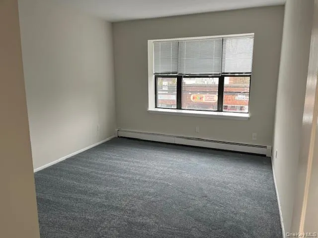 Includes double closet Includes double closet