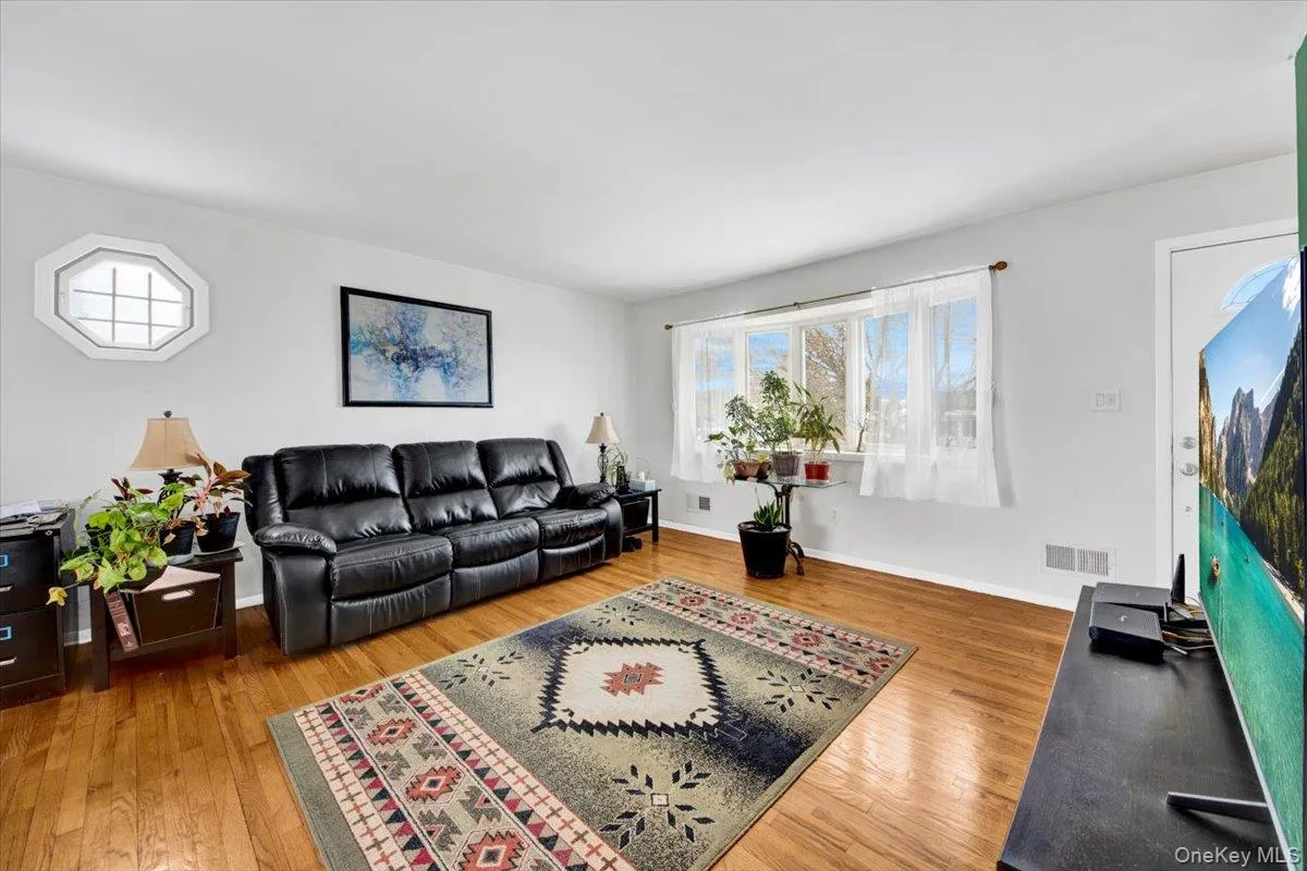 32 Highland Avenue, Warwick (town), NY, 3 Bedrooms Bedrooms, 8 Rooms Rooms,2 BathroomsBathrooms,Residential,For Rent,Highland,0,972375 32 Highland Avenue, Warwick (town), NY, 3 Bedrooms Bedrooms, 8 Rooms Rooms,2 BathroomsBathrooms,Residential,For Rent,Highland,0,972375