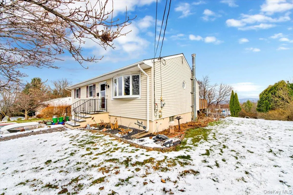 32 Highland Avenue, Warwick (town), NY, 3 Bedrooms Bedrooms, 8 Rooms Rooms,2 BathroomsBathrooms,Residential,For Rent,Highland,0,972375 32 Highland Avenue, Warwick (town), NY, 3 Bedrooms Bedrooms, 8 Rooms Rooms,2 BathroomsBathrooms,Residential,For Rent,Highland,0,972375