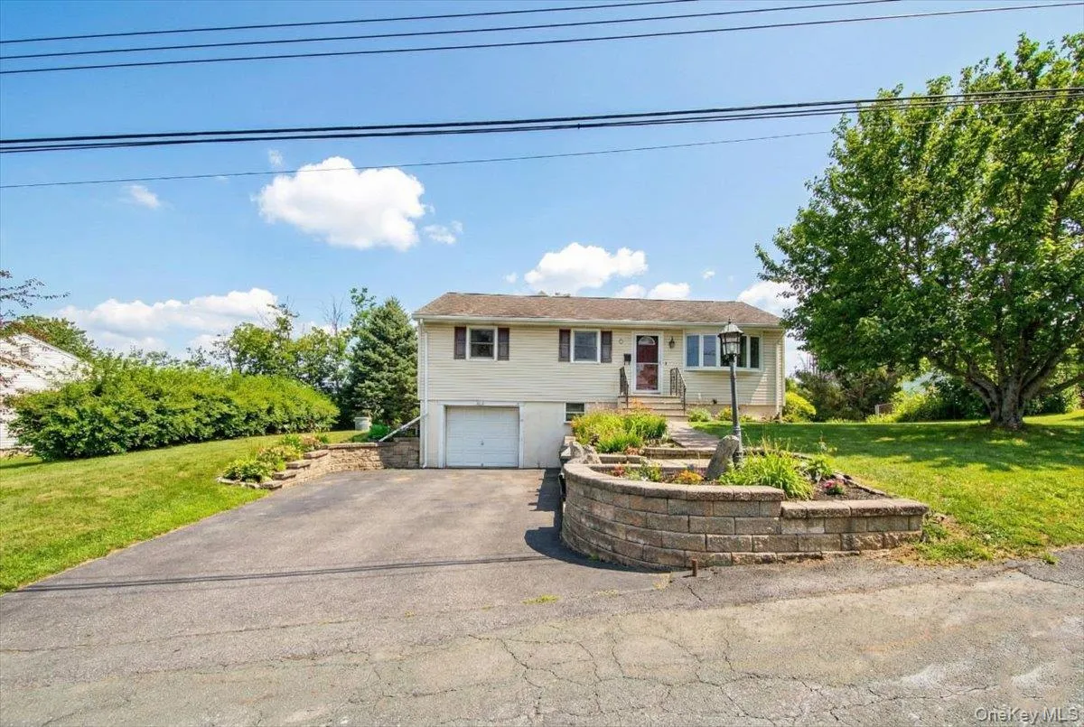 32 Highland Avenue, Warwick (town), NY, 3 Bedrooms Bedrooms, 8 Rooms Rooms,2 BathroomsBathrooms,Residential,For Rent,Highland,0,972375 32 Highland Avenue, Warwick (town), NY, 3 Bedrooms Bedrooms, 8 Rooms Rooms,2 BathroomsBathrooms,Residential,For Rent,Highland,0,972375
