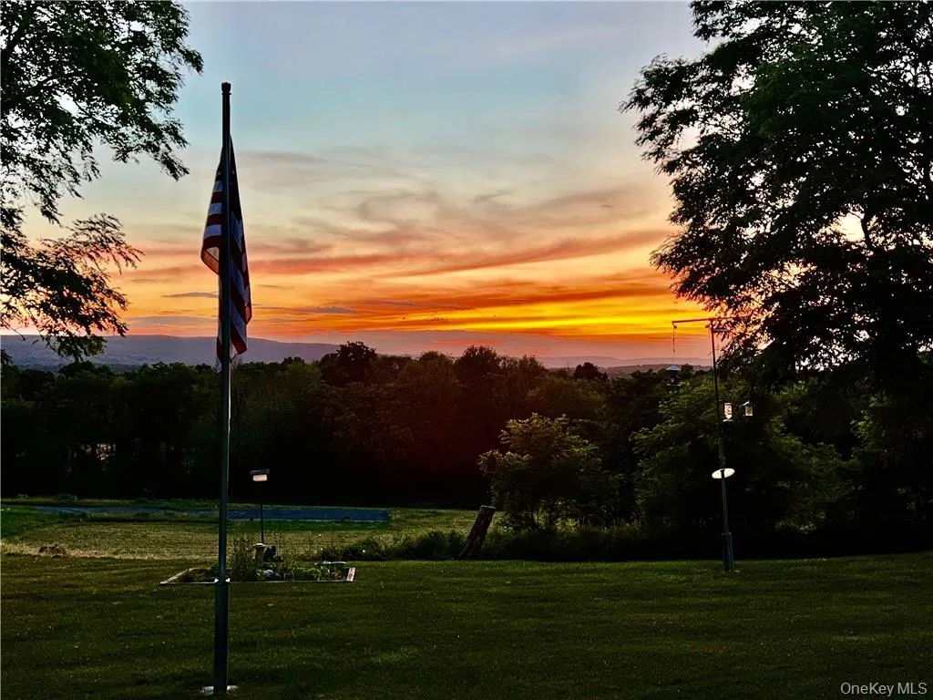 Sunsets invite a relaxing evening! .... Welcome HOME! Sunsets invite a relaxing evening! .... Welcome HOME!