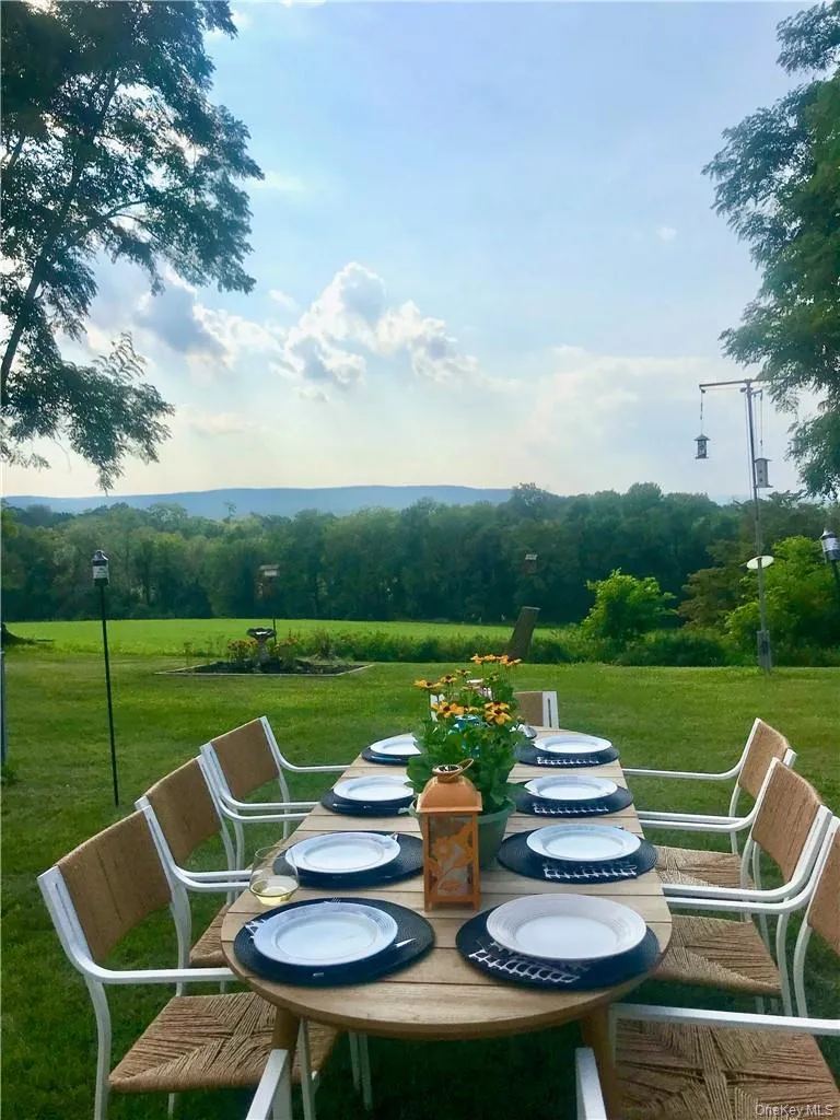 Dine al-fresco in your yard and soak in the incredible views... plenty of room for up to two horses or several mid-size farm animals! Dine al-fresco in your yard and soak in the incredible views... plenty of room for up to two horses or several mid-size farm animals!