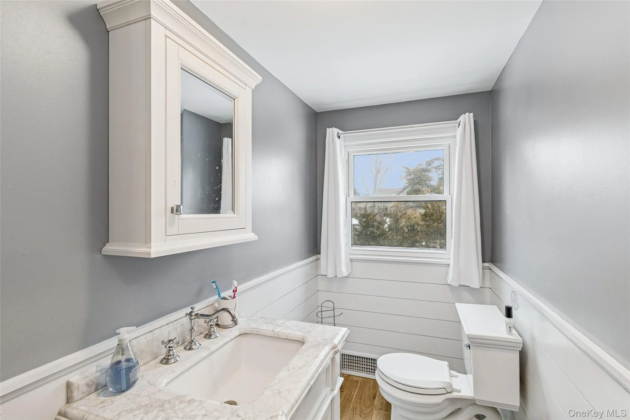 80 Louse Point, East Hampton, NY, 4 Bedrooms Bedrooms, 6 Rooms Rooms,2 BathroomsBathrooms,Residential Lease,For Rent,Louse Point,0,972434 80 Louse Point, East Hampton, NY, 4 Bedrooms Bedrooms, 6 Rooms Rooms,2 BathroomsBathrooms,Residential Lease,For Rent,Louse Point,0,972434