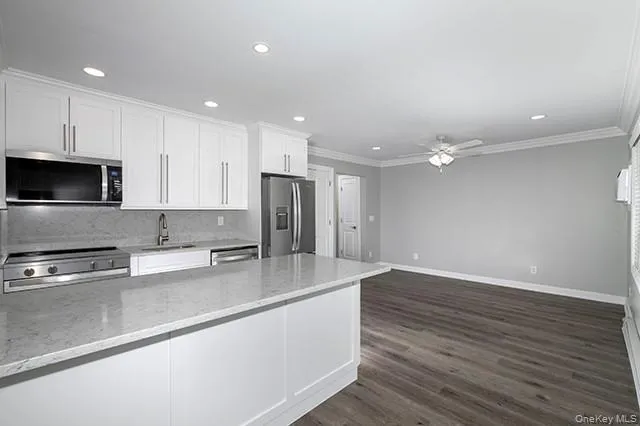 164 Montauk Highway, Southampton, NY, 1 Bedroom Bedrooms, 3 Rooms Rooms,1 BathroomBathrooms,Residential Lease,For Rent,Montauk,0,972450 164 Montauk Highway, Southampton, NY, 1 Bedroom Bedrooms, 3 Rooms Rooms,1 BathroomBathrooms,Residential Lease,For Rent,Montauk,0,972450