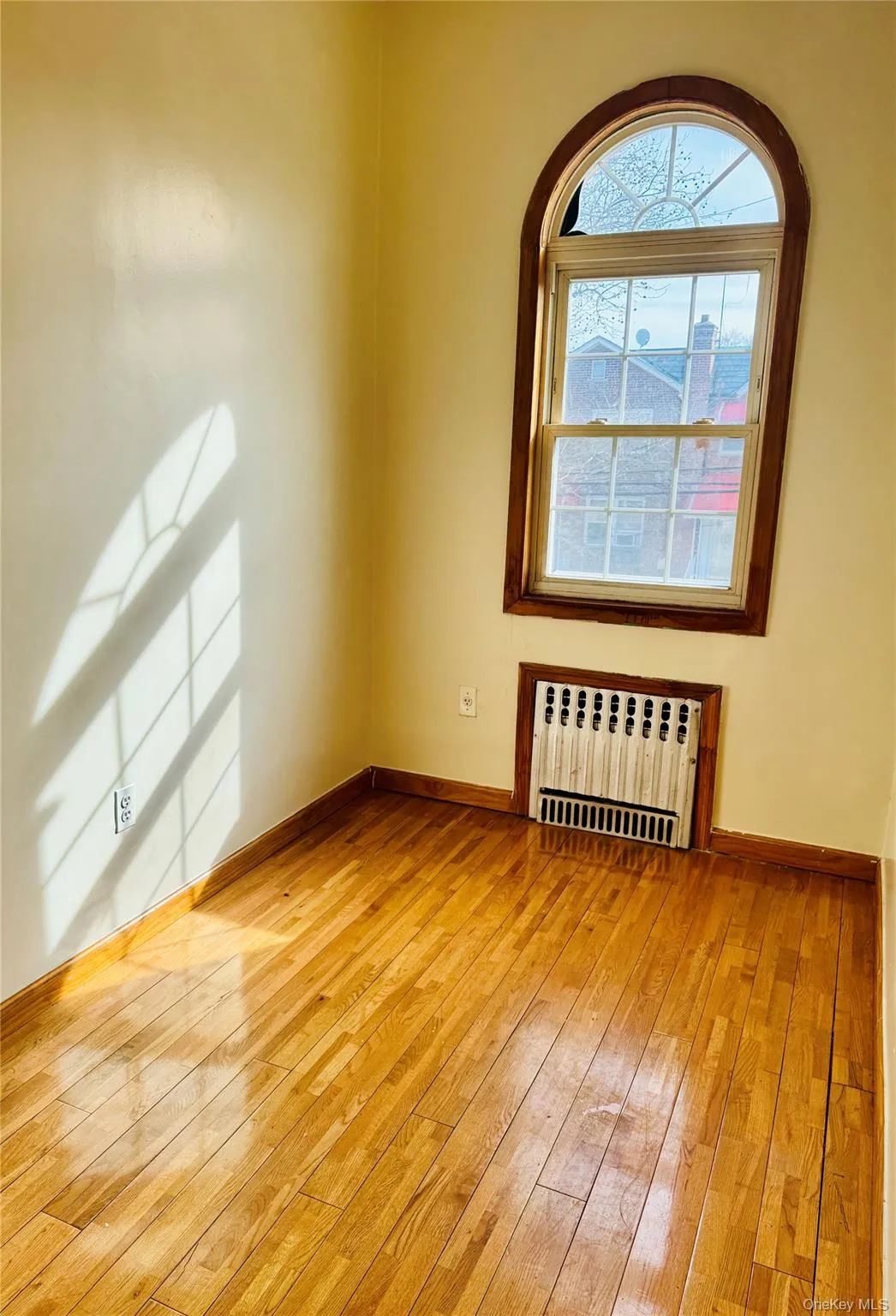 2925 Morgan Avenue, New York, NY, 2 Bedrooms Bedrooms, 5 Rooms Rooms,1 BathroomBathrooms,Residential Lease,For Rent,Morgan,0,972460 2925 Morgan Avenue, New York, NY, 2 Bedrooms Bedrooms, 5 Rooms Rooms,1 BathroomBathrooms,Residential Lease,For Rent,Morgan,0,972460