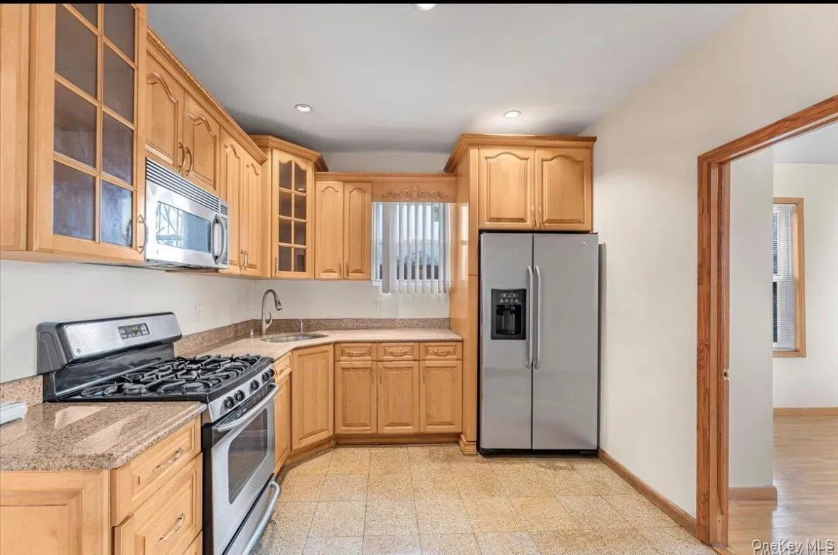 2925 Morgan Avenue, New York, NY, 2 Bedrooms Bedrooms, 5 Rooms Rooms,1 BathroomBathrooms,Residential Lease,For Rent,Morgan,0,972460 2925 Morgan Avenue, New York, NY, 2 Bedrooms Bedrooms, 5 Rooms Rooms,1 BathroomBathrooms,Residential Lease,For Rent,Morgan,0,972460