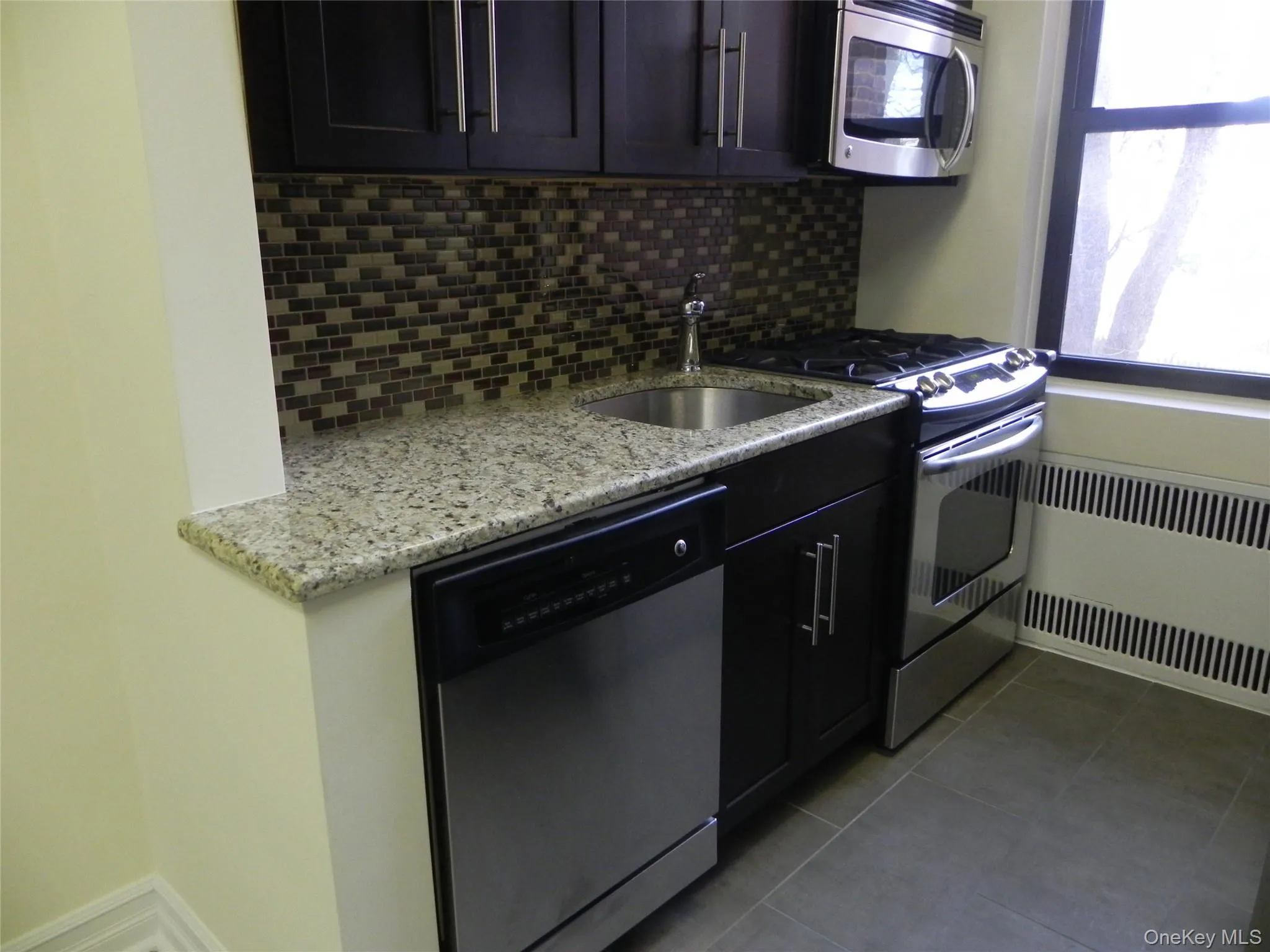 160 Middle Neck Road, North Hempstead, NY, 1 Bedroom Bedrooms, 3 Rooms Rooms,1 BathroomBathrooms,Residential Lease,For Rent,Middle Neck,0,972465 160 Middle Neck Road, North Hempstead, NY, 1 Bedroom Bedrooms, 3 Rooms Rooms,1 BathroomBathrooms,Residential Lease,For Rent,Middle Neck,0,972465