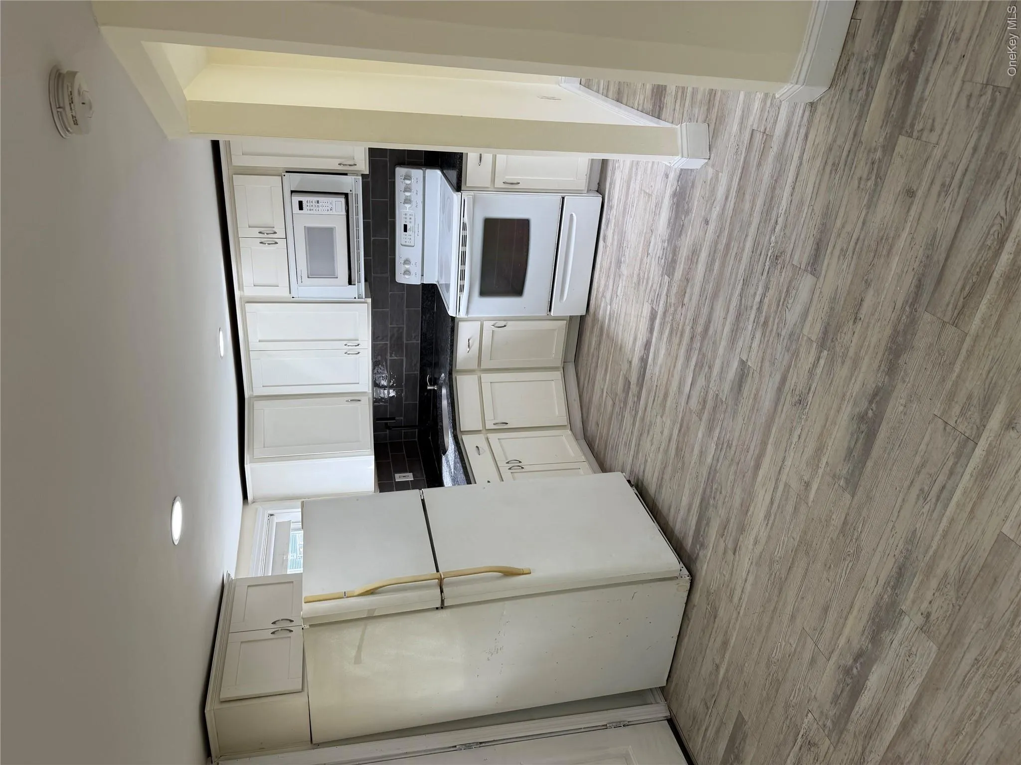 173 Canal Road, Brookhaven, NY, 1 Bedroom Bedrooms, 3 Rooms Rooms,1 BathroomBathrooms,Residential Lease,For Rent,Canal,0,972471 173 Canal Road, Brookhaven, NY, 1 Bedroom Bedrooms, 3 Rooms Rooms,1 BathroomBathrooms,Residential Lease,For Rent,Canal,0,972471