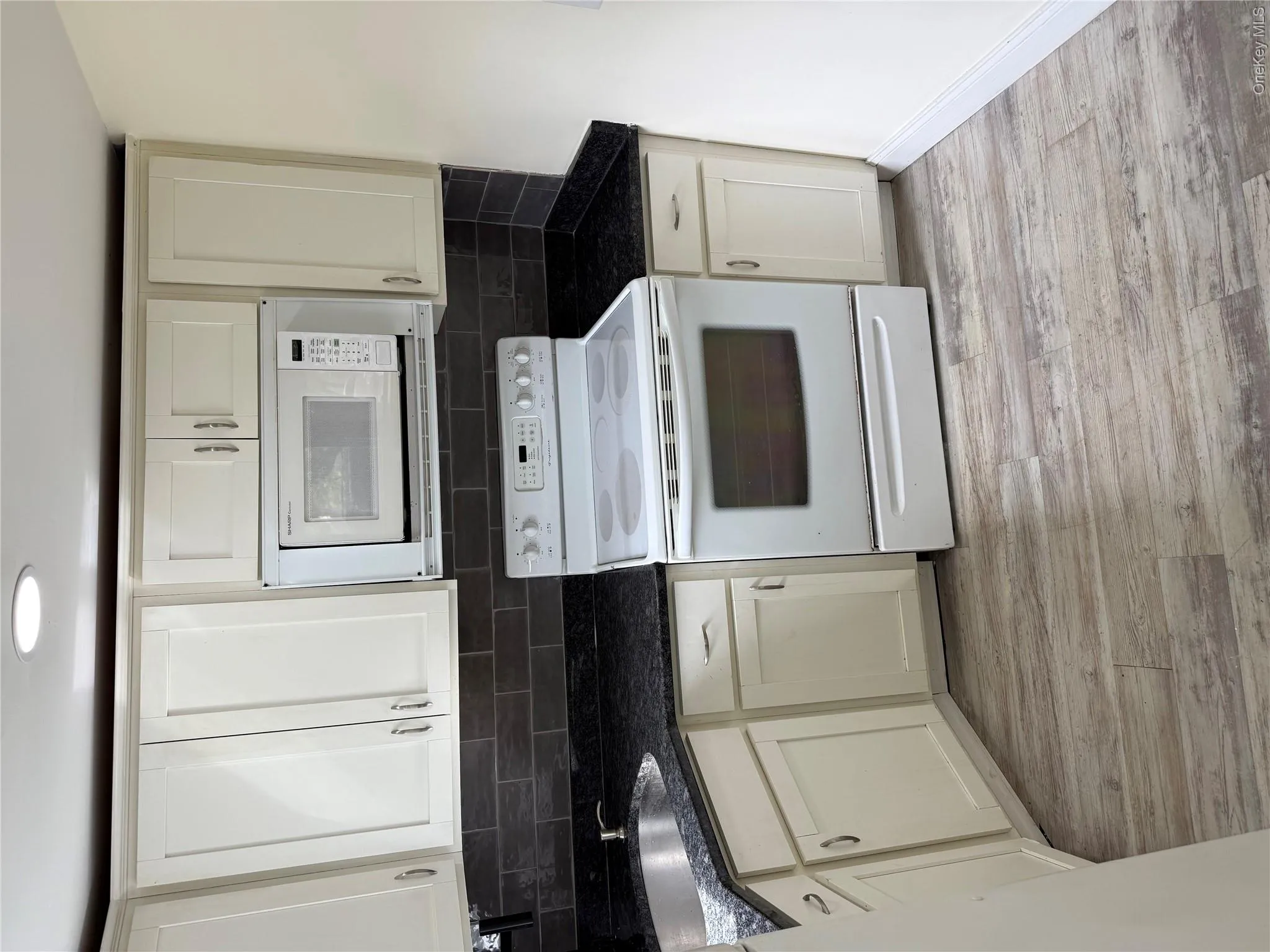 173 Canal Road, Brookhaven, NY, 1 Bedroom Bedrooms, 3 Rooms Rooms,1 BathroomBathrooms,Residential Lease,For Rent,Canal,0,972471 173 Canal Road, Brookhaven, NY, 1 Bedroom Bedrooms, 3 Rooms Rooms,1 BathroomBathrooms,Residential Lease,For Rent,Canal,0,972471