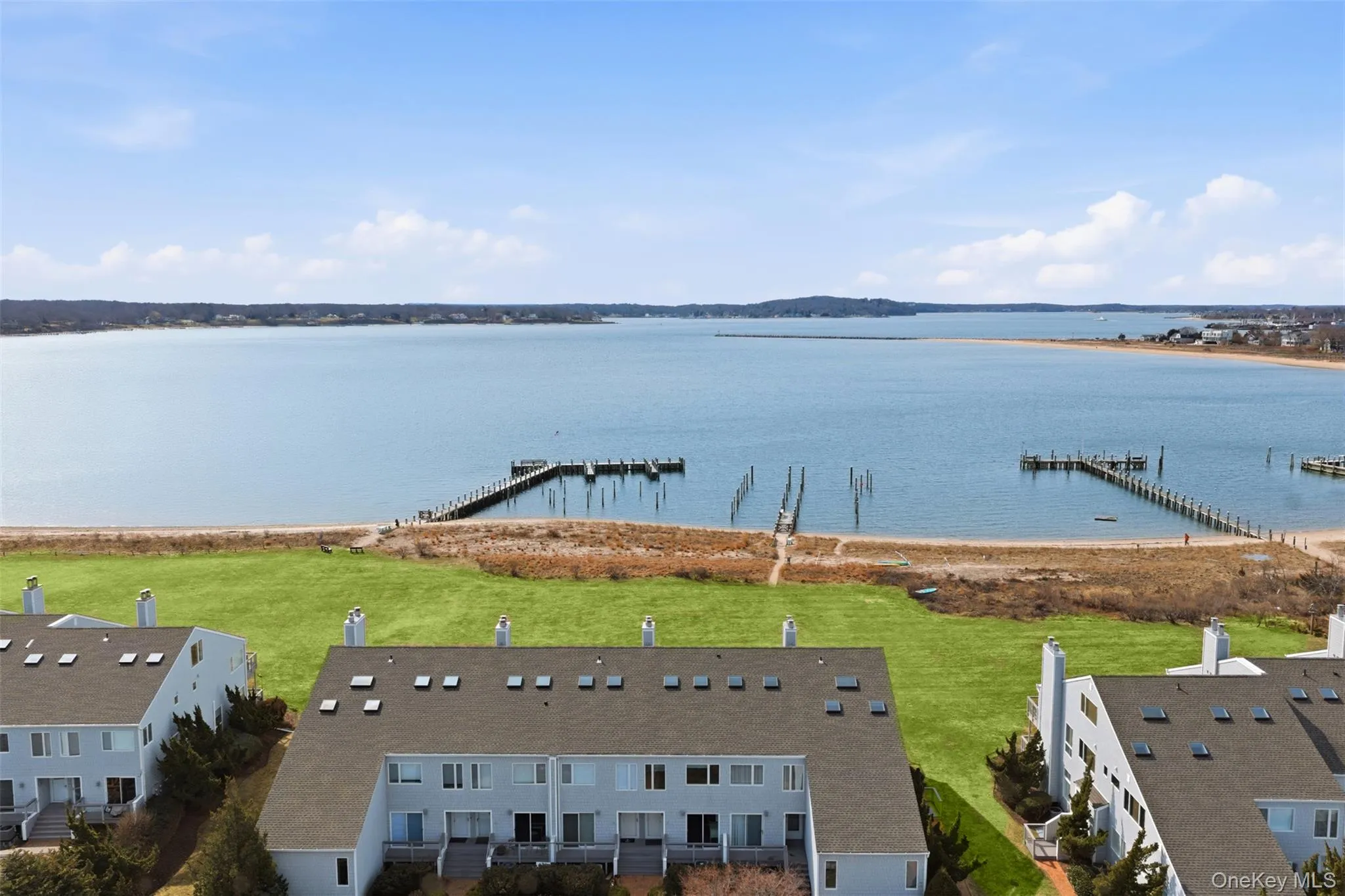 Spectacular views of the community marina and Gardiner's Bay. Spectacular views of the community marina and Gardiner's Bay.