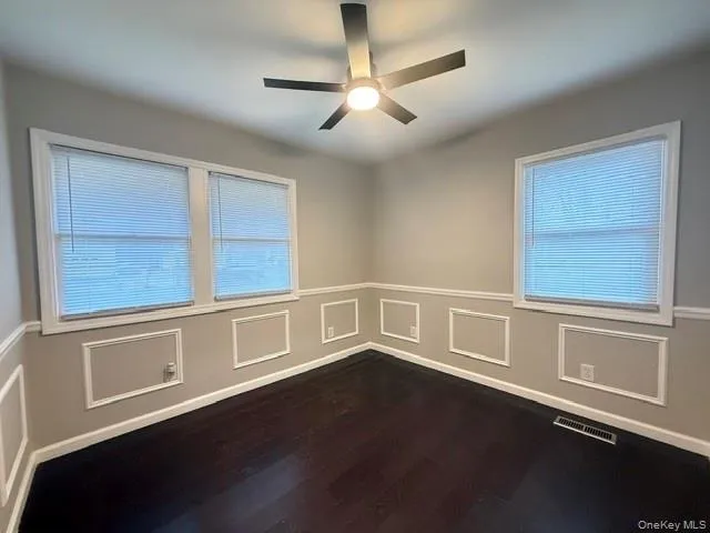 Nice sized bedroom with trim Nice sized bedroom with trim