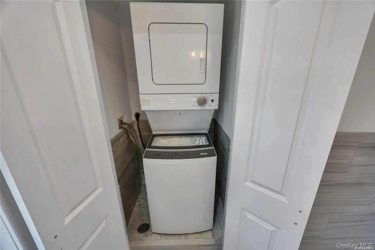 177 Waverly Avenue, Brookhaven, NY, 2 Bedrooms Bedrooms, 4 Rooms Rooms,1 BathroomBathrooms,Residential Lease,For Rent,Waverly,0,972535 177 Waverly Avenue, Brookhaven, NY, 2 Bedrooms Bedrooms, 4 Rooms Rooms,1 BathroomBathrooms,Residential Lease,For Rent,Waverly,0,972535