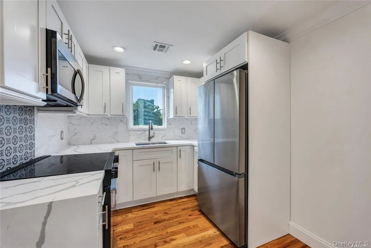 177 Waverly Avenue, Brookhaven, NY, 2 Bedrooms Bedrooms, 4 Rooms Rooms,1 BathroomBathrooms,Residential Lease,For Rent,Waverly,0,972535 177 Waverly Avenue, Brookhaven, NY, 2 Bedrooms Bedrooms, 4 Rooms Rooms,1 BathroomBathrooms,Residential Lease,For Rent,Waverly,0,972535