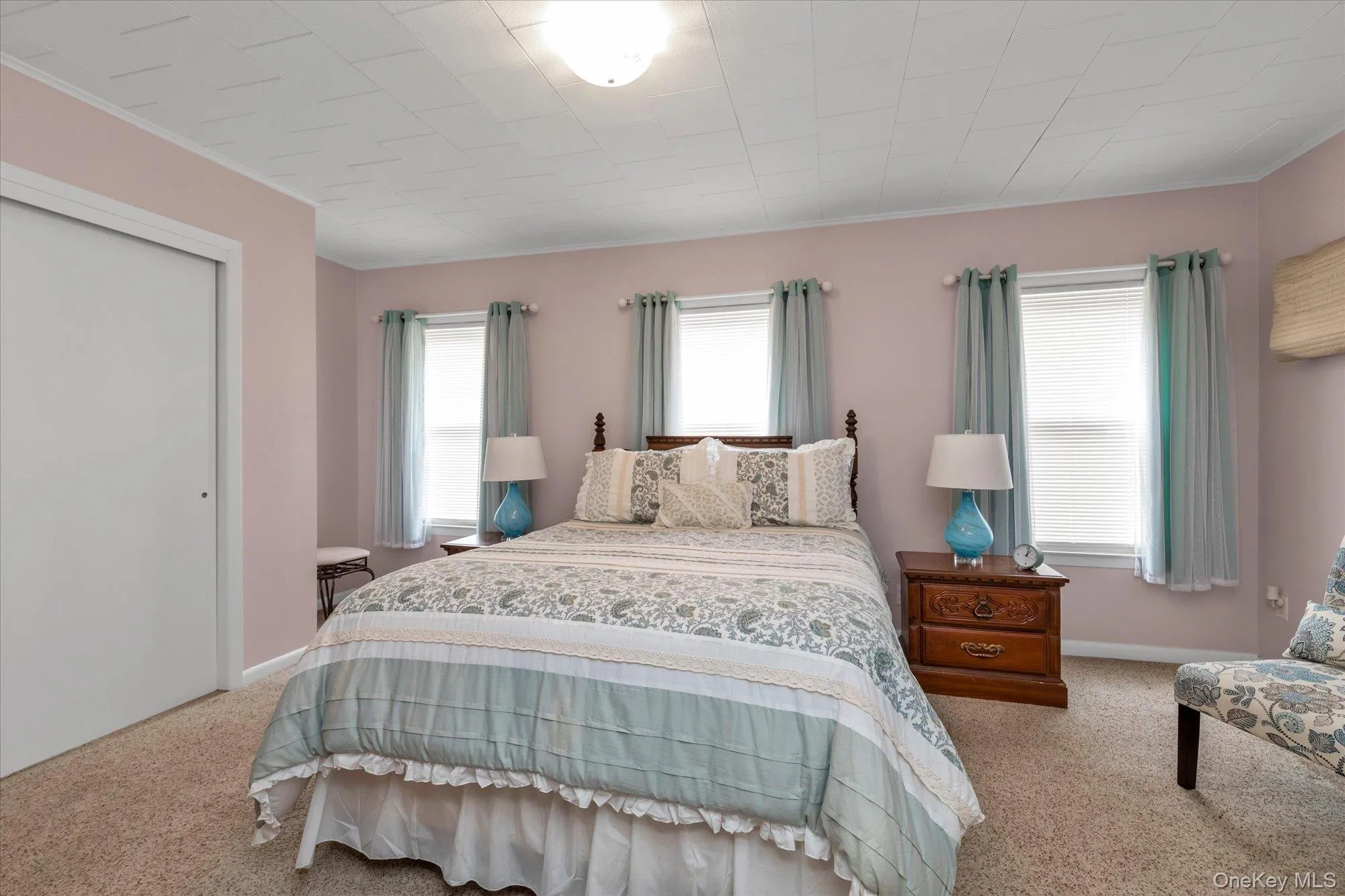 Large Bedroom Large Bedroom