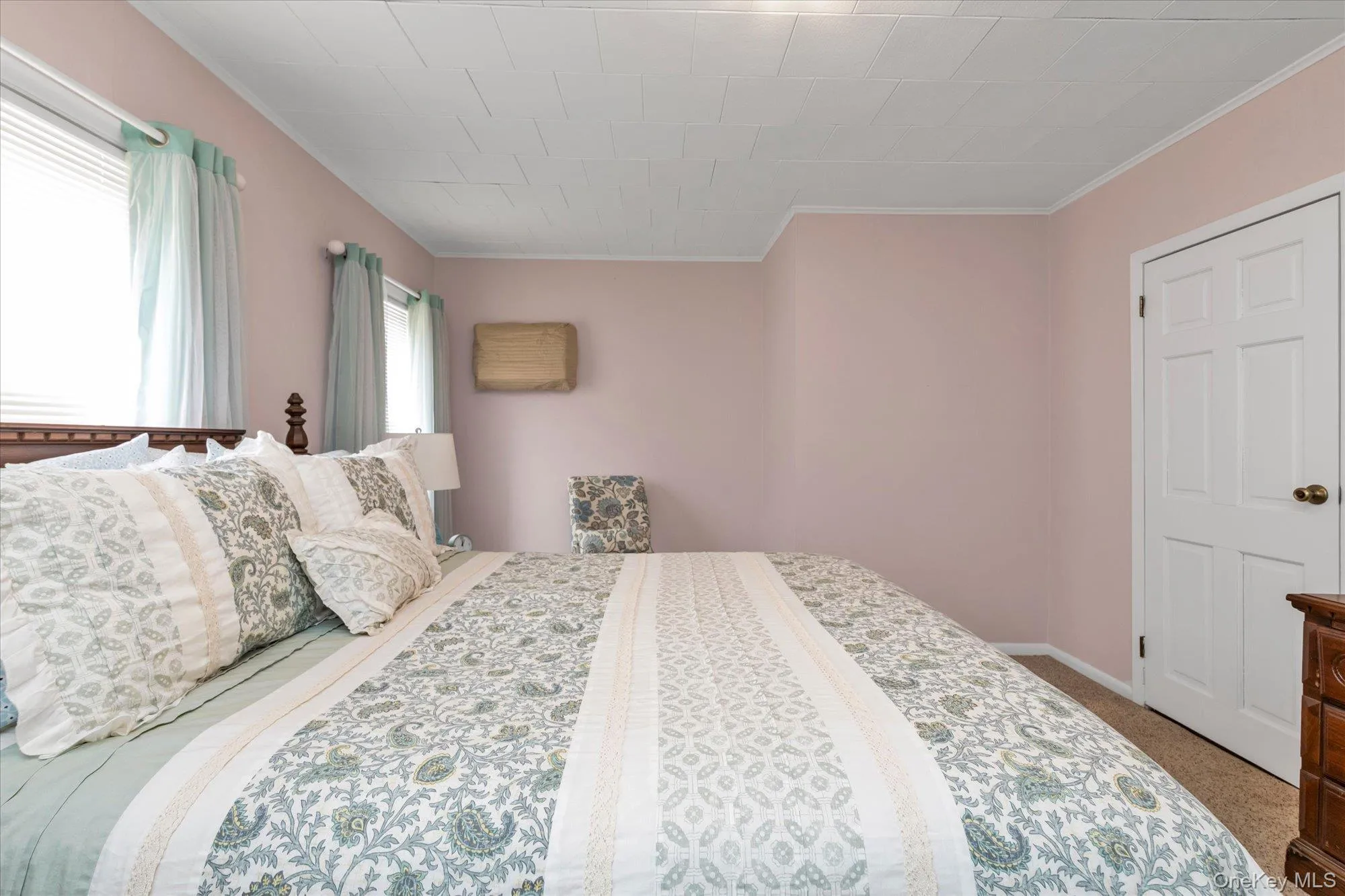 Large Bedroom Large Bedroom