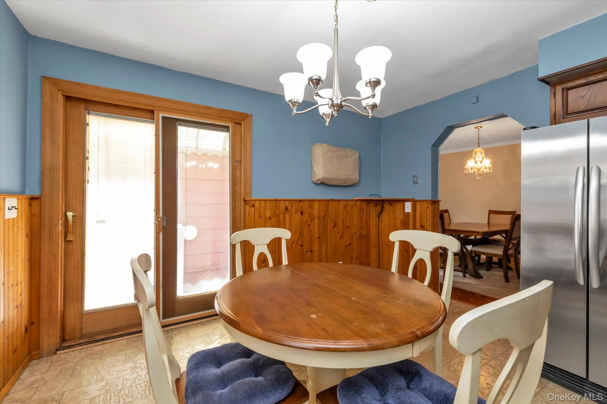 Eat In Kitchen with Sliders to Private Back Yard Eat In Kitchen with Sliders to Private Back Yard