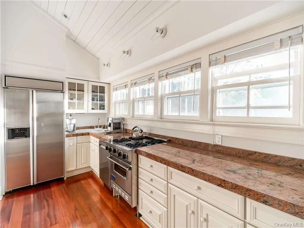 Upstairs Kitchenette Upstairs Kitchenette