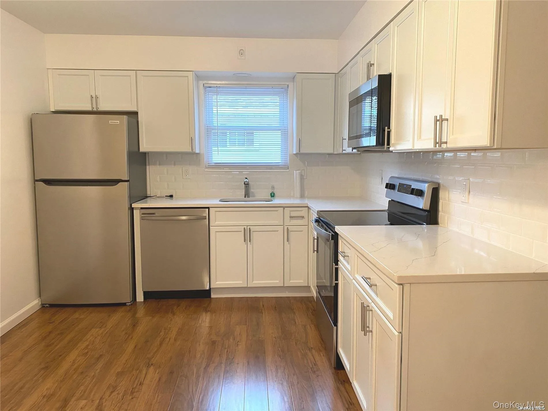 69 Inwood Road, North Hempstead, NY, 3 Bedrooms Bedrooms, 6 Rooms Rooms,1 BathroomBathrooms,Residential Lease,For Rent,Inwood,0,972602 69 Inwood Road, North Hempstead, NY, 3 Bedrooms Bedrooms, 6 Rooms Rooms,1 BathroomBathrooms,Residential Lease,For Rent,Inwood,0,972602