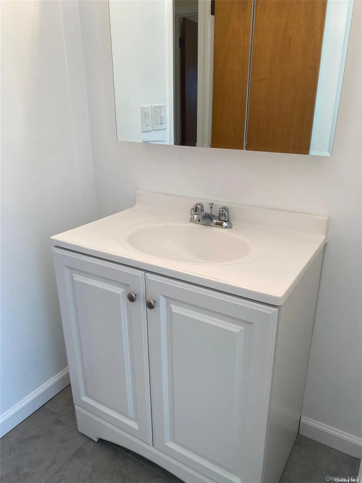 69 Inwood Road, North Hempstead, NY, 3 Bedrooms Bedrooms, 6 Rooms Rooms,1 BathroomBathrooms,Residential Lease,For Rent,Inwood,0,972602 69 Inwood Road, North Hempstead, NY, 3 Bedrooms Bedrooms, 6 Rooms Rooms,1 BathroomBathrooms,Residential Lease,For Rent,Inwood,0,972602