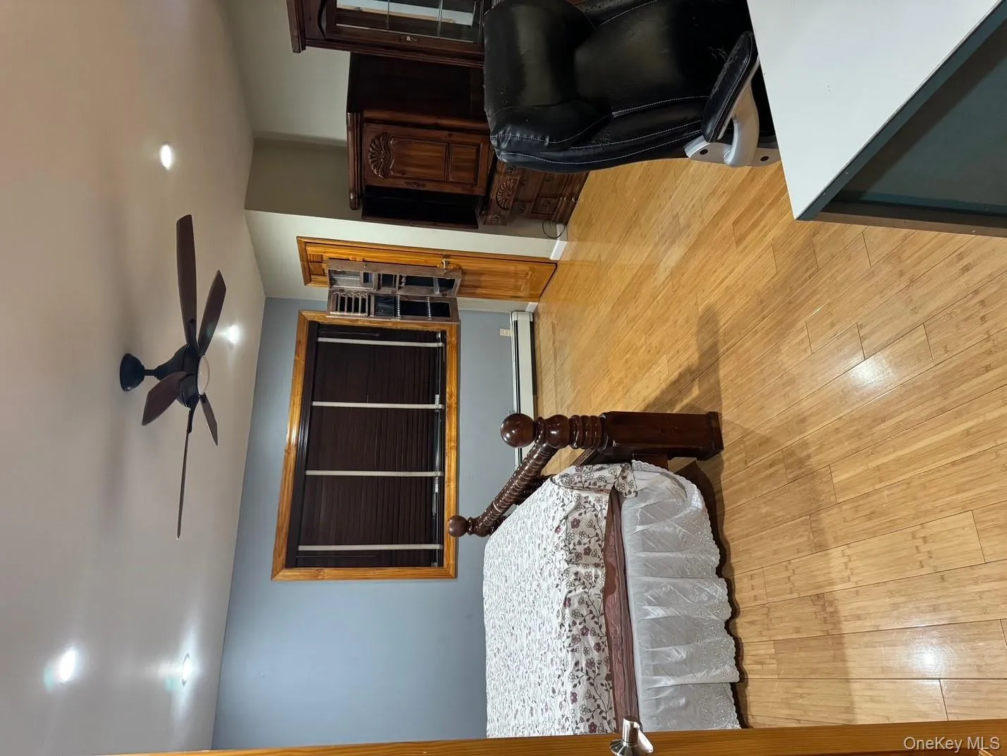 17311 Booth Memorial Avenue, New York, NY, 3 Bedrooms Bedrooms, 5 Rooms Rooms,3 BathroomsBathrooms,Residential Lease,For Rent,Booth Memorial,0,972603 17311 Booth Memorial Avenue, New York, NY, 3 Bedrooms Bedrooms, 5 Rooms Rooms,3 BathroomsBathrooms,Residential Lease,For Rent,Booth Memorial,0,972603