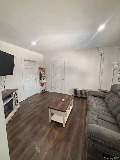 44 Henry Street, Smithtown, NY, 2 Bedrooms Bedrooms, 4 Rooms Rooms,1 BathroomBathrooms,Residential Lease,For Rent,Henry,0,972615 44 Henry Street, Smithtown, NY, 2 Bedrooms Bedrooms, 4 Rooms Rooms,1 BathroomBathrooms,Residential Lease,For Rent,Henry,0,972615