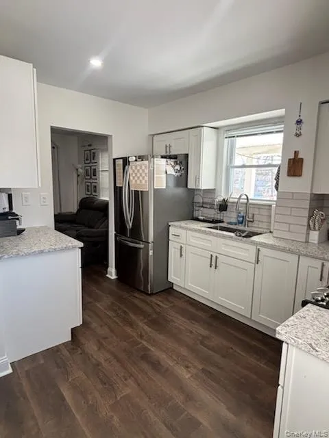 44 Henry Street, Smithtown, NY, 2 Bedrooms Bedrooms, 4 Rooms Rooms,1 BathroomBathrooms,Residential Lease,For Rent,Henry,0,972615 44 Henry Street, Smithtown, NY, 2 Bedrooms Bedrooms, 4 Rooms Rooms,1 BathroomBathrooms,Residential Lease,For Rent,Henry,0,972615