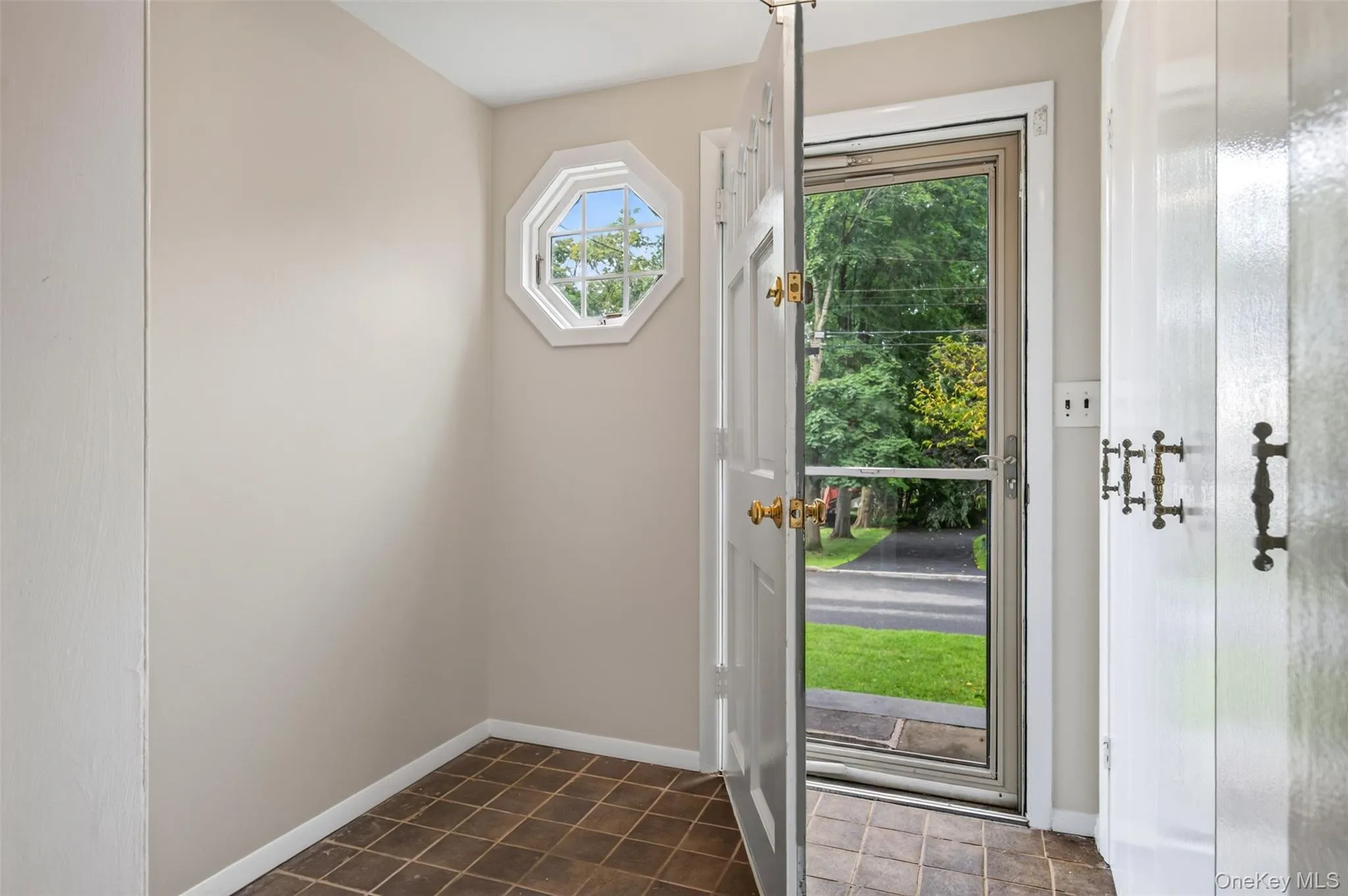 9 Verne Place, Greenburgh, NY, 4 Bedrooms Bedrooms, 10 Rooms Rooms,2 BathroomsBathrooms,Residential,For Rent,Verne,0,972660 9 Verne Place, Greenburgh, NY, 4 Bedrooms Bedrooms, 10 Rooms Rooms,2 BathroomsBathrooms,Residential,For Rent,Verne,0,972660