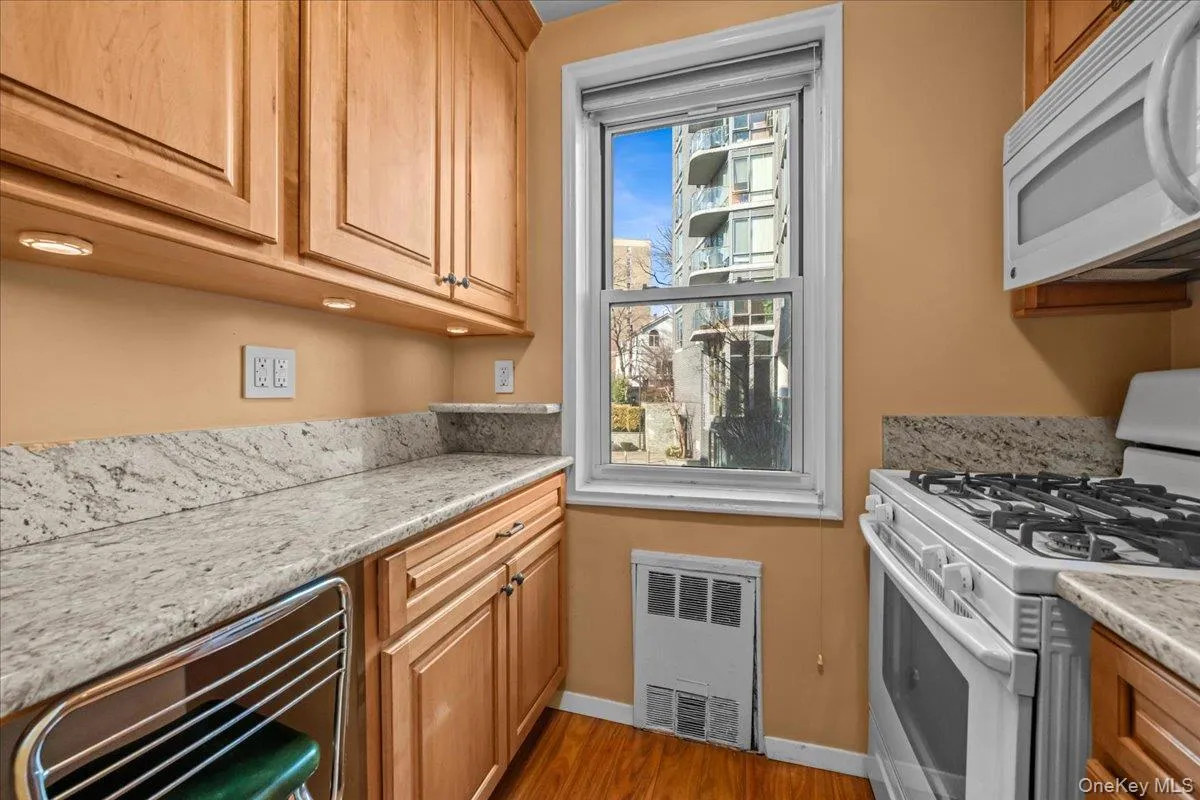 525 236th Street, New York, NY, 1 Bedroom Bedrooms, 3 Rooms Rooms,1 BathroomBathrooms,Residential,For Rent,236th,0,972679 525 236th Street, New York, NY, 1 Bedroom Bedrooms, 3 Rooms Rooms,1 BathroomBathrooms,Residential,For Rent,236th,0,972679