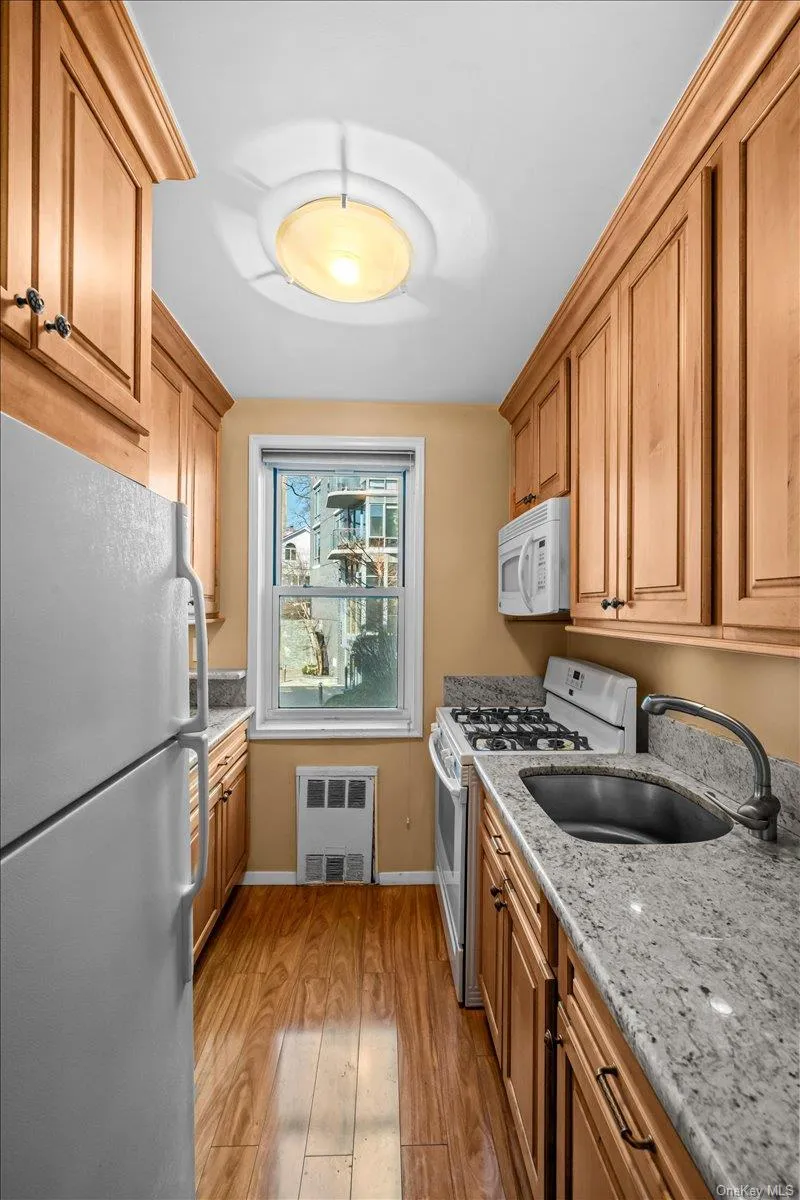 525 236th Street, New York, NY, 1 Bedroom Bedrooms, 3 Rooms Rooms,1 BathroomBathrooms,Residential,For Rent,236th,0,972679 525 236th Street, New York, NY, 1 Bedroom Bedrooms, 3 Rooms Rooms,1 BathroomBathrooms,Residential,For Rent,236th,0,972679
