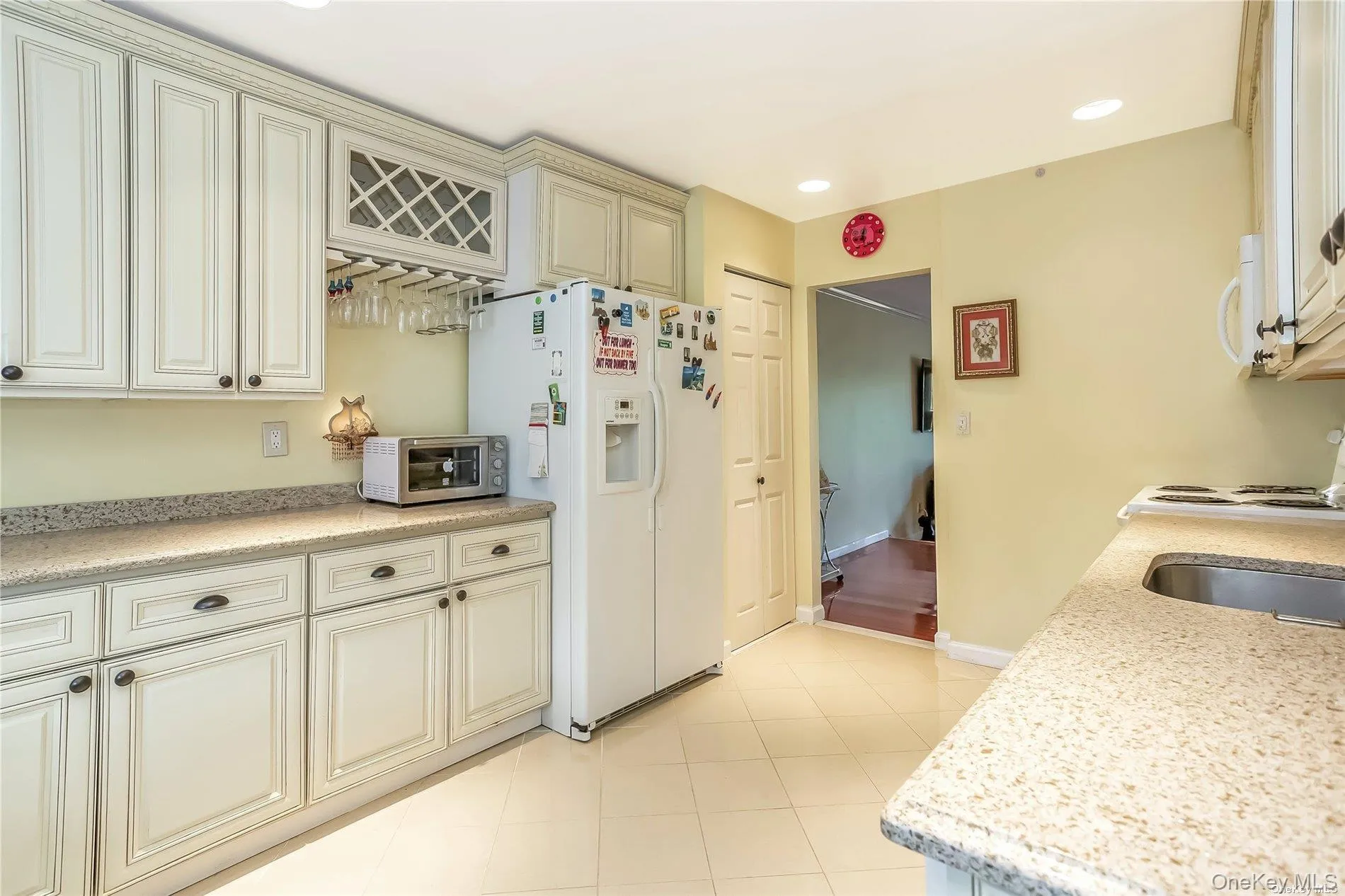 KITCHEN KITCHEN