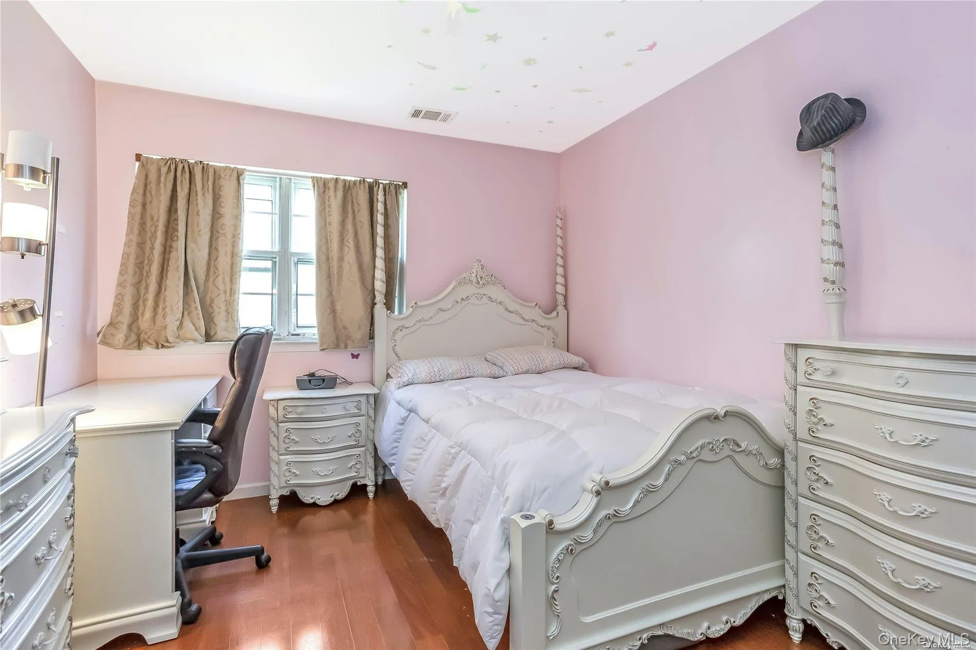 BEDROOM BEDROOM