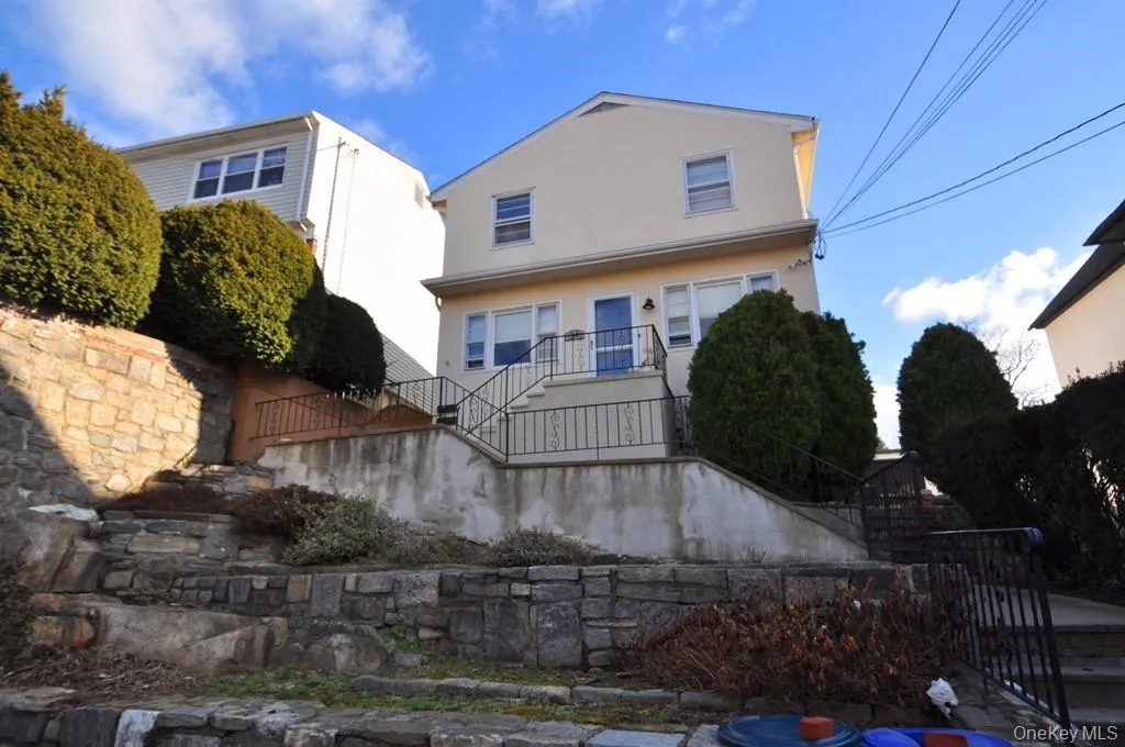 34 Chestnut Street, Eastchester, NY, 2 Bedrooms Bedrooms, 4 Rooms Rooms,1 BathroomBathrooms,Residential Lease,For Rent,Chestnut,0,972688 34 Chestnut Street, Eastchester, NY, 2 Bedrooms Bedrooms, 4 Rooms Rooms,1 BathroomBathrooms,Residential Lease,For Rent,Chestnut,0,972688