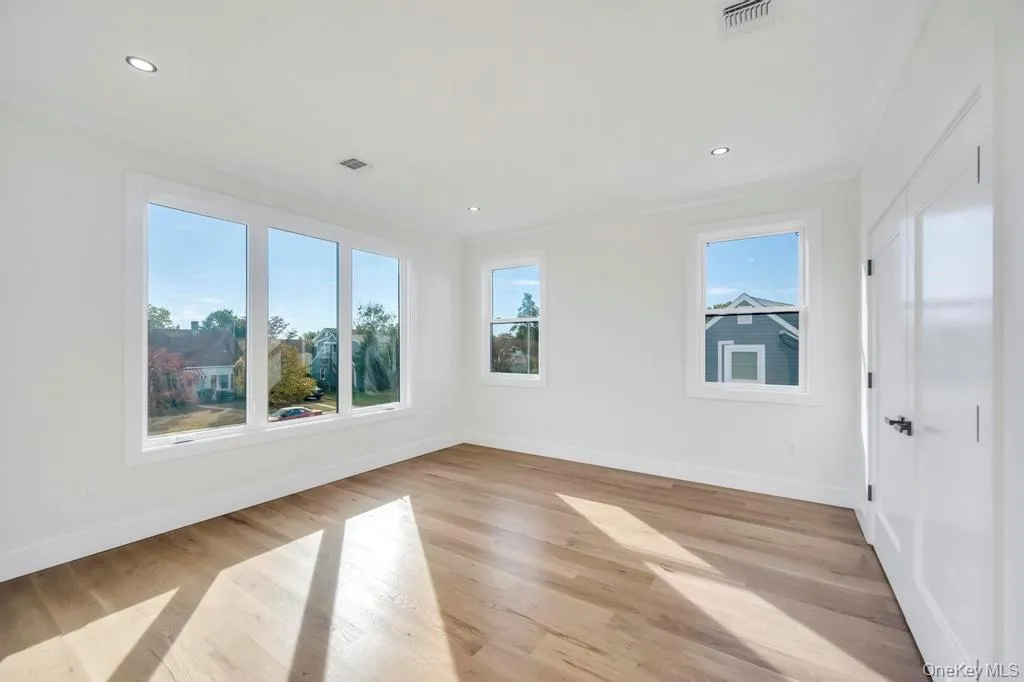 2497 Balsam Avenue, Hempstead, NY, 5 Bedrooms Bedrooms, 12 Rooms Rooms,6 BathroomsBathrooms,Residential,For Rent,Balsam,0,972690 2497 Balsam Avenue, Hempstead, NY, 5 Bedrooms Bedrooms, 12 Rooms Rooms,6 BathroomsBathrooms,Residential,For Rent,Balsam,0,972690