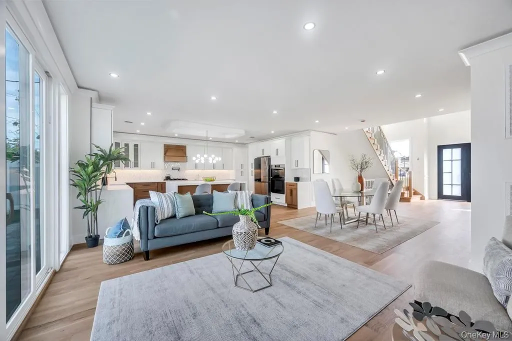 2497 Balsam Avenue, Hempstead, NY, 5 Bedrooms Bedrooms, 12 Rooms Rooms,6 BathroomsBathrooms,Residential,For Rent,Balsam,0,972690 2497 Balsam Avenue, Hempstead, NY, 5 Bedrooms Bedrooms, 12 Rooms Rooms,6 BathroomsBathrooms,Residential,For Rent,Balsam,0,972690
