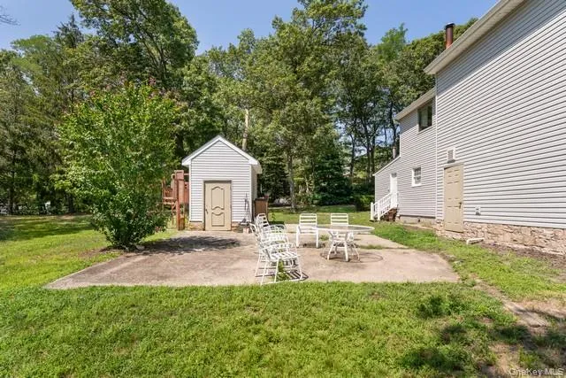 Large yard with street to street access, ecxtended parking Large yard with street to street access, ecxtended parking
