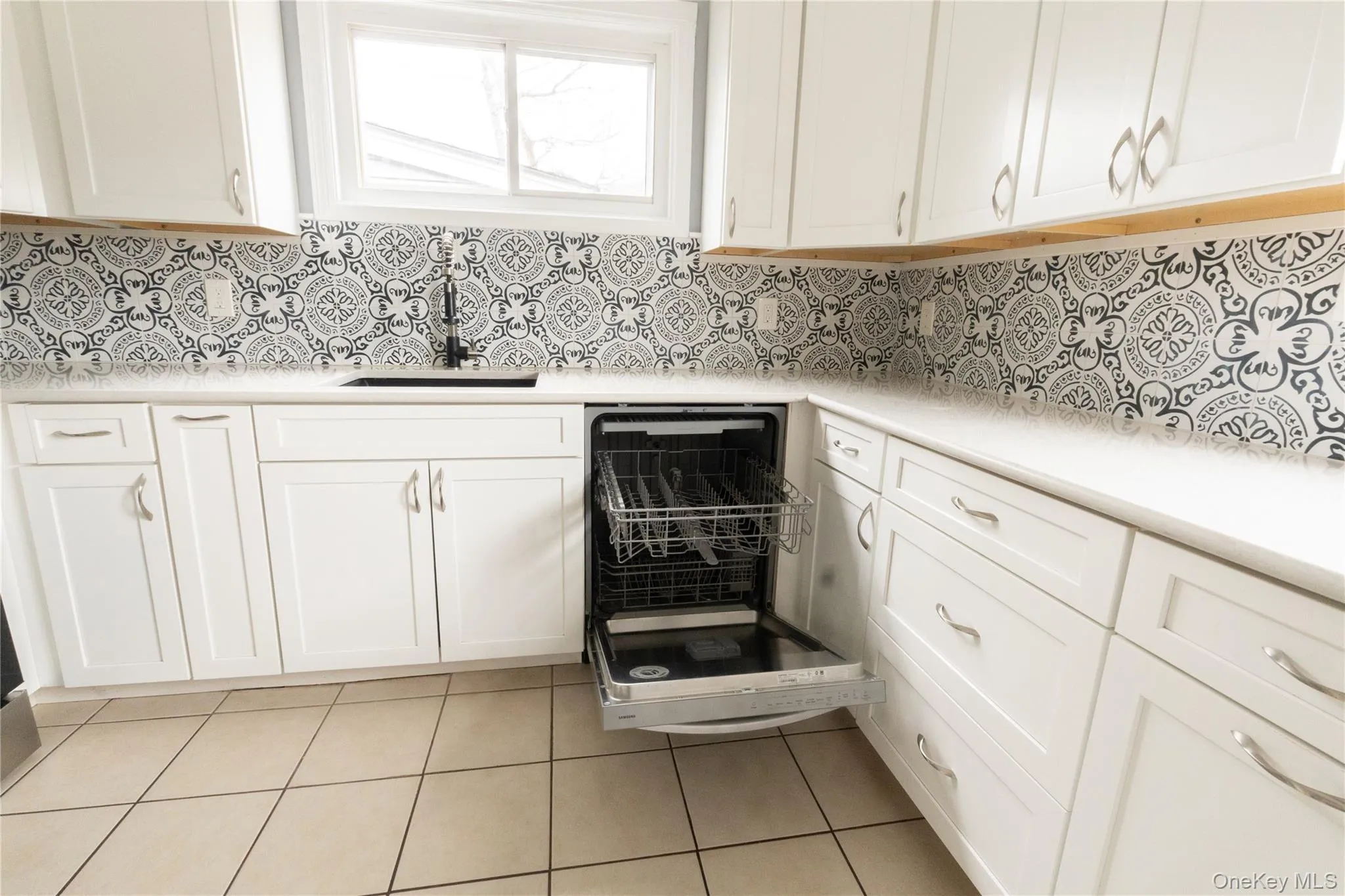 218 Midland Avenue, Orangetown, NY, 2 Bedrooms Bedrooms, 4 Rooms Rooms,1 BathroomBathrooms,Residential Lease,For Rent,Midland,0,972705 218 Midland Avenue, Orangetown, NY, 2 Bedrooms Bedrooms, 4 Rooms Rooms,1 BathroomBathrooms,Residential Lease,For Rent,Midland,0,972705