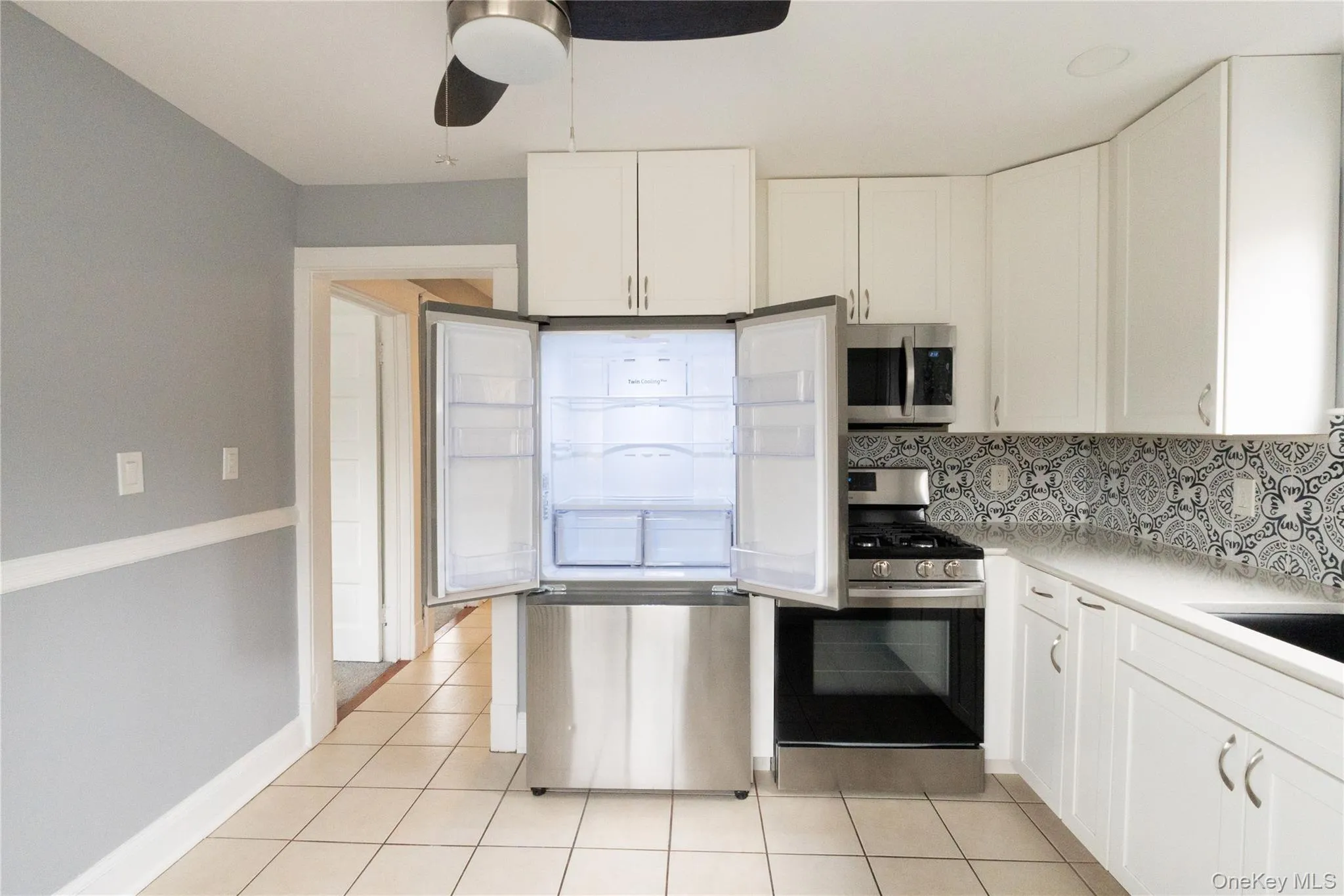 218 Midland Avenue, Orangetown, NY, 2 Bedrooms Bedrooms, 4 Rooms Rooms,1 BathroomBathrooms,Residential Lease,For Rent,Midland,0,972705 218 Midland Avenue, Orangetown, NY, 2 Bedrooms Bedrooms, 4 Rooms Rooms,1 BathroomBathrooms,Residential Lease,For Rent,Midland,0,972705