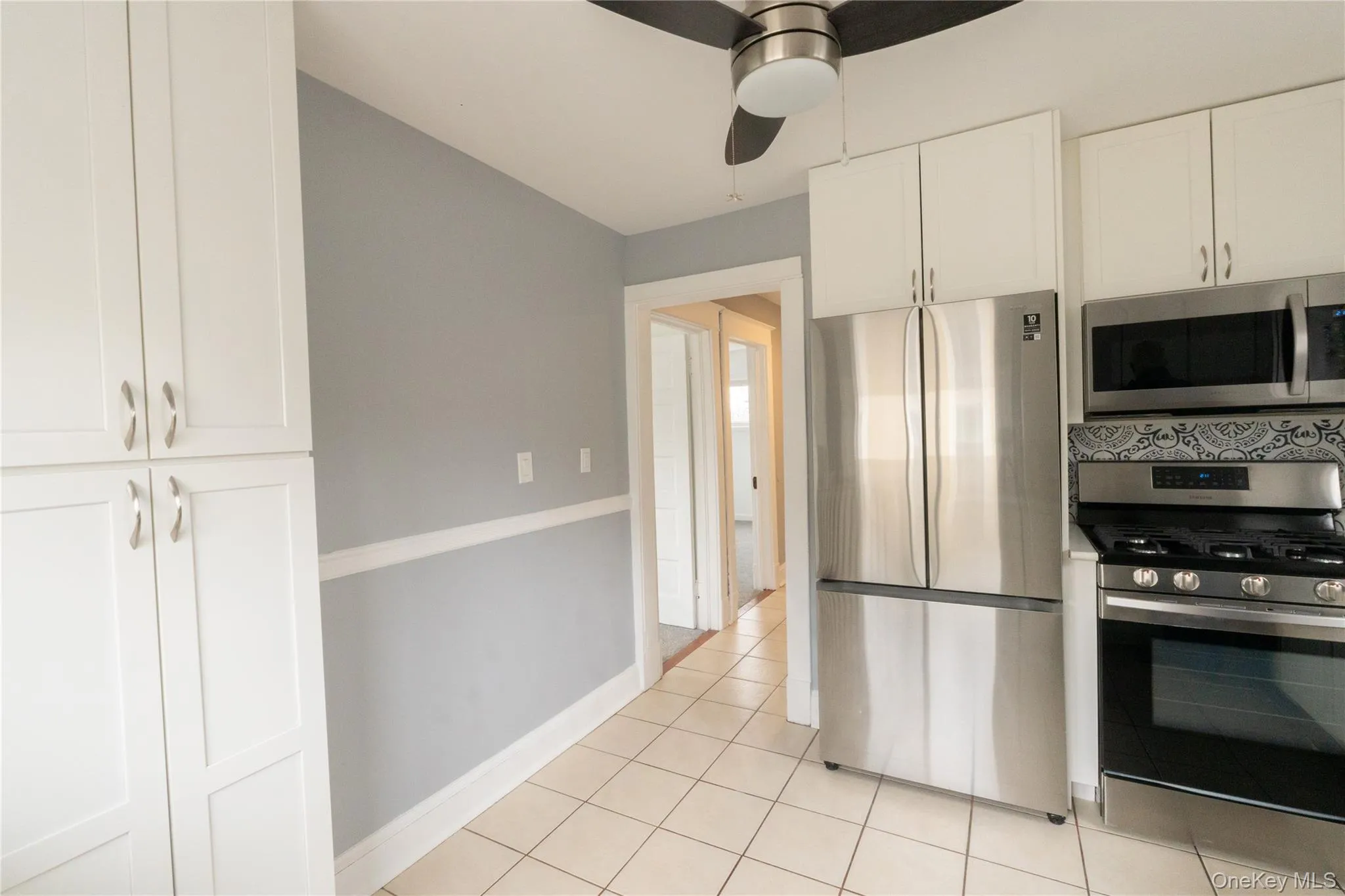 218 Midland Avenue, Orangetown, NY, 2 Bedrooms Bedrooms, 4 Rooms Rooms,1 BathroomBathrooms,Residential Lease,For Rent,Midland,0,972705 218 Midland Avenue, Orangetown, NY, 2 Bedrooms Bedrooms, 4 Rooms Rooms,1 BathroomBathrooms,Residential Lease,For Rent,Midland,0,972705