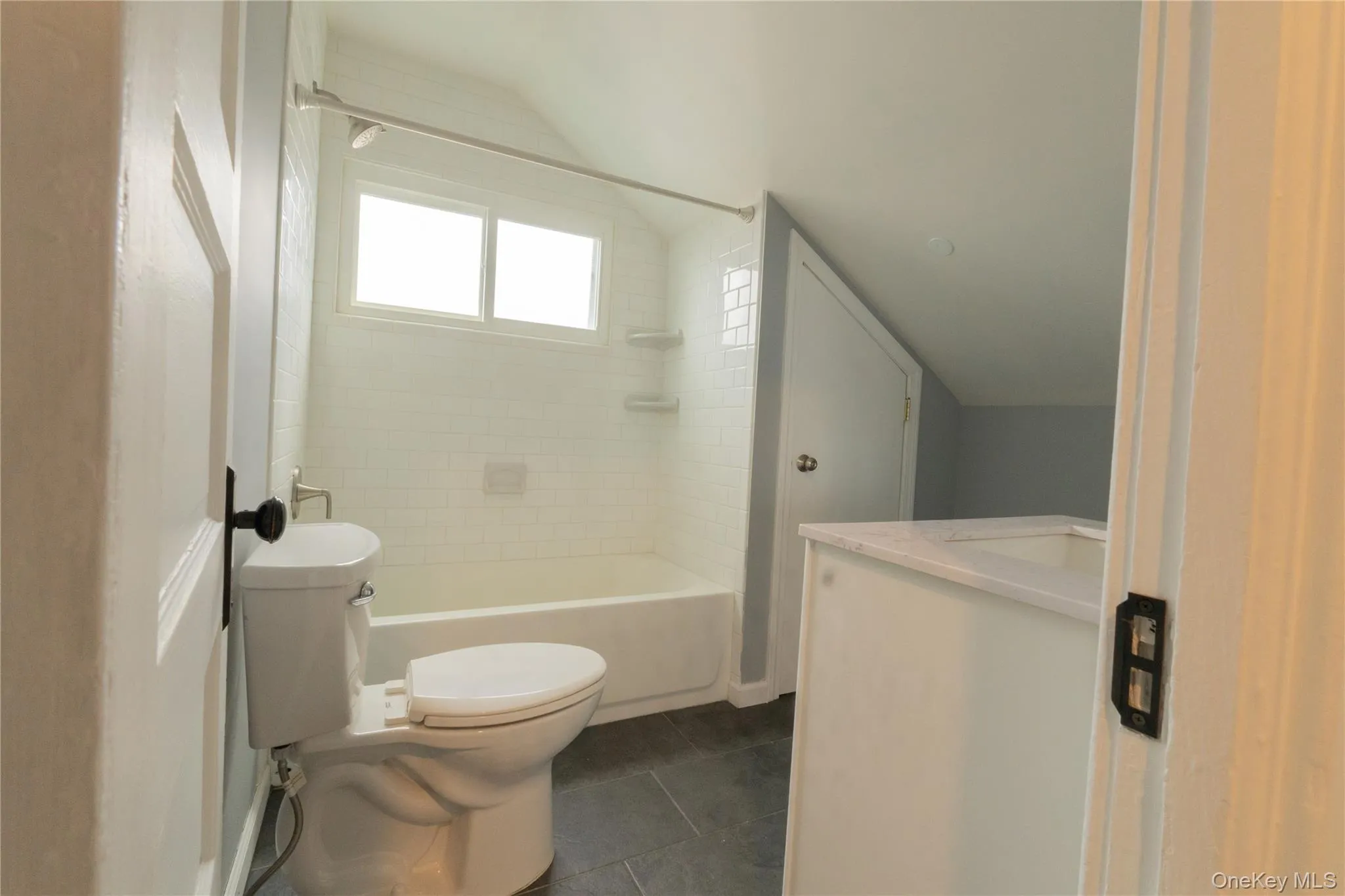 218 Midland Avenue, Orangetown, NY, 2 Bedrooms Bedrooms, 4 Rooms Rooms,1 BathroomBathrooms,Residential Lease,For Rent,Midland,0,972705 218 Midland Avenue, Orangetown, NY, 2 Bedrooms Bedrooms, 4 Rooms Rooms,1 BathroomBathrooms,Residential Lease,For Rent,Midland,0,972705