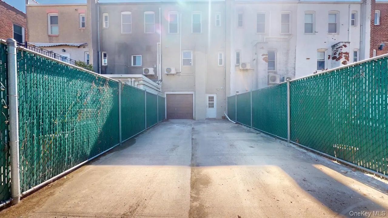 68-11 Dartmouth Street, New York, NY, 4 Bedrooms Bedrooms, 6 Rooms Rooms,2 BathroomsBathrooms,Residential Lease,For Rent,Dartmouth,0,972726 68-11 Dartmouth Street, New York, NY, 4 Bedrooms Bedrooms, 6 Rooms Rooms,2 BathroomsBathrooms,Residential Lease,For Rent,Dartmouth,0,972726