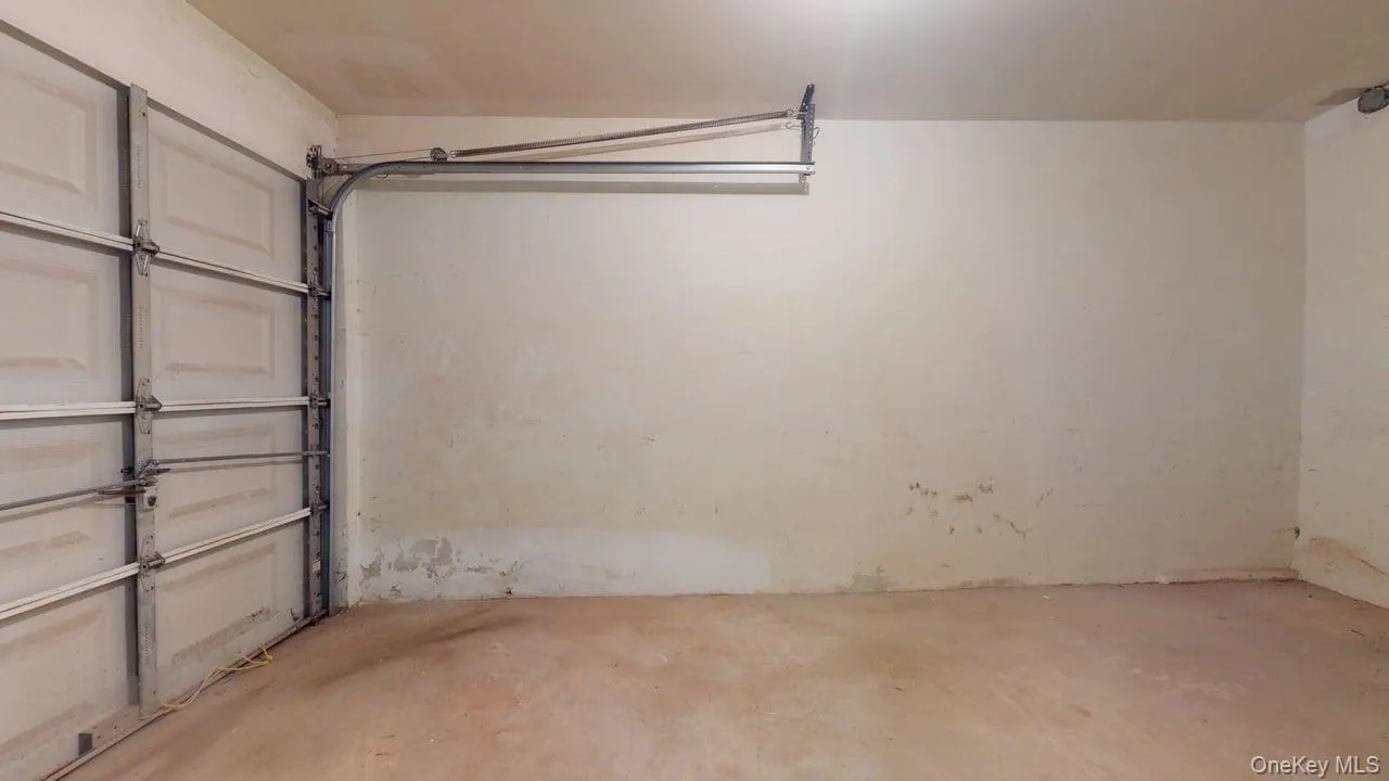 68-11 Dartmouth Street, New York, NY, 4 Bedrooms Bedrooms, 6 Rooms Rooms,2 BathroomsBathrooms,Residential Lease,For Rent,Dartmouth,0,972726 68-11 Dartmouth Street, New York, NY, 4 Bedrooms Bedrooms, 6 Rooms Rooms,2 BathroomsBathrooms,Residential Lease,For Rent,Dartmouth,0,972726